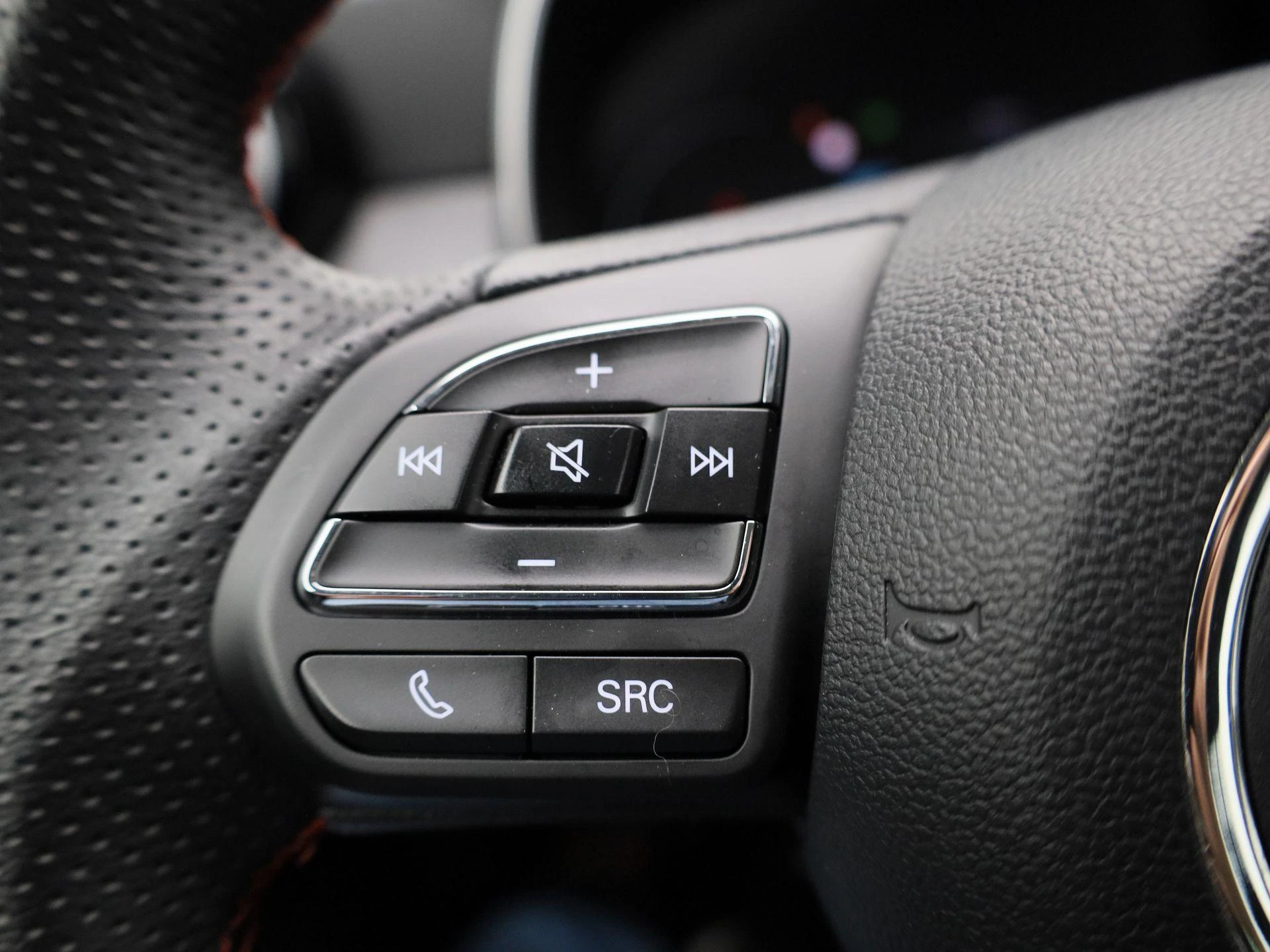 MG-ZS EV-image-19