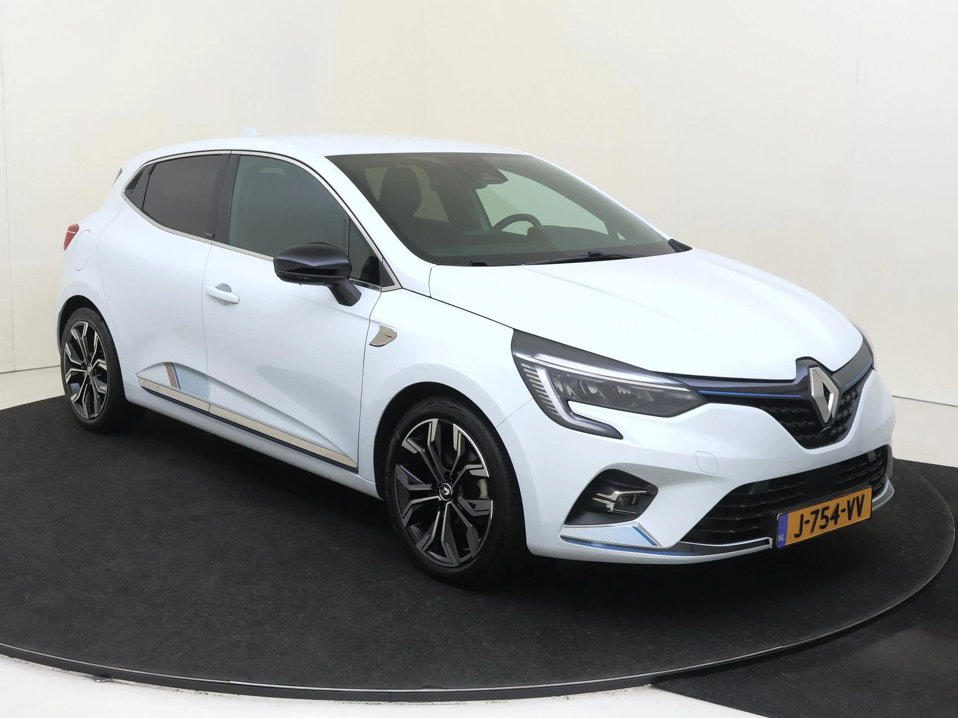 Renault-Clio-image-1