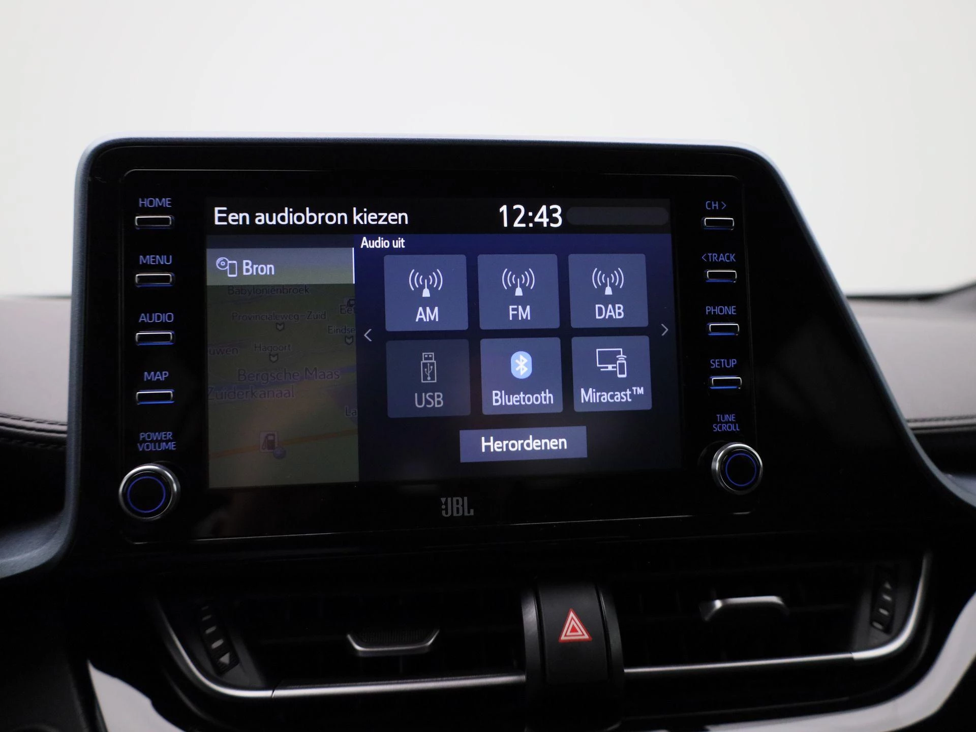 Toyota-C-HR-image-24