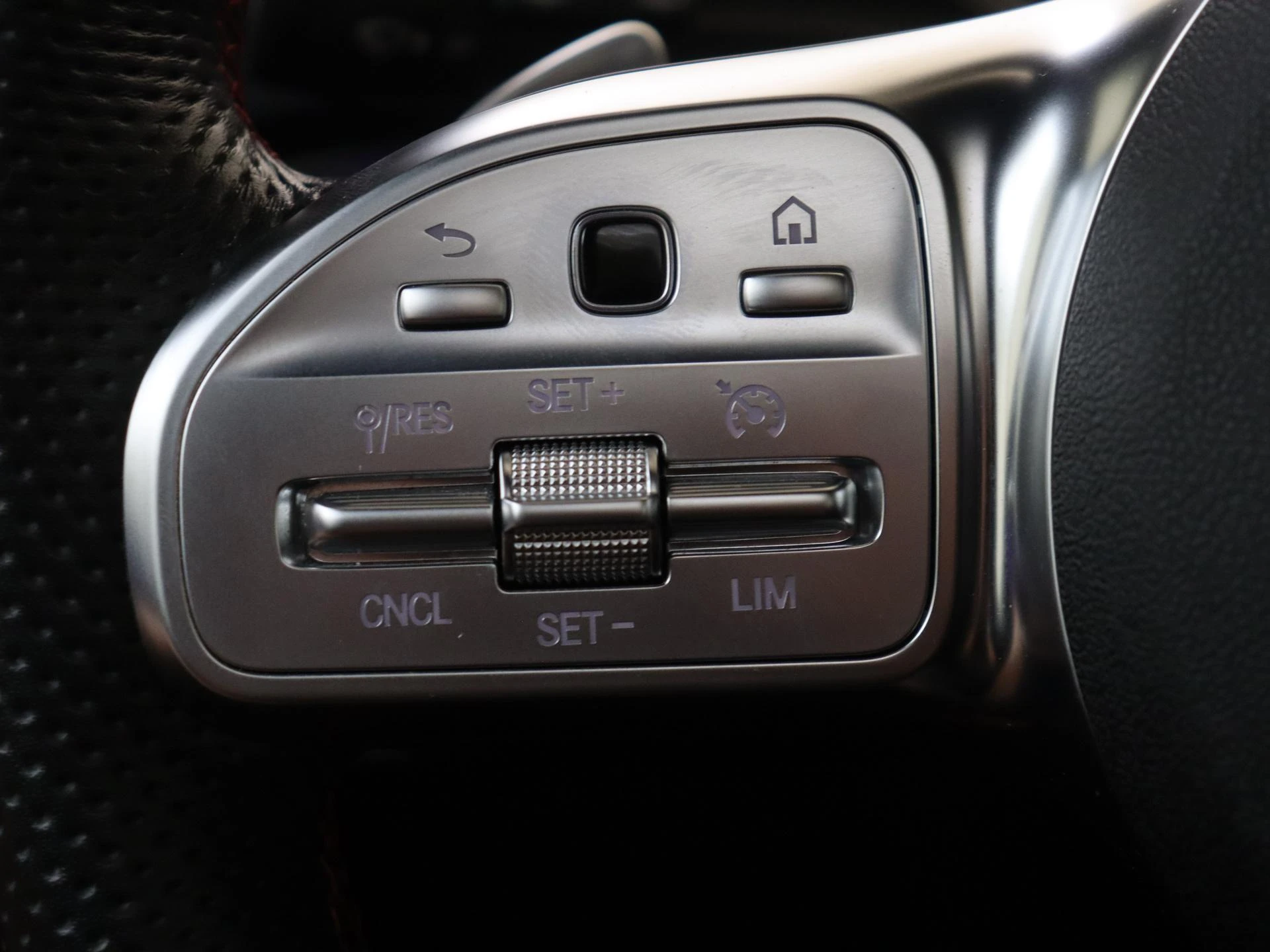 Mercedes-Benz A-Klasse 180 Business Solution AMG