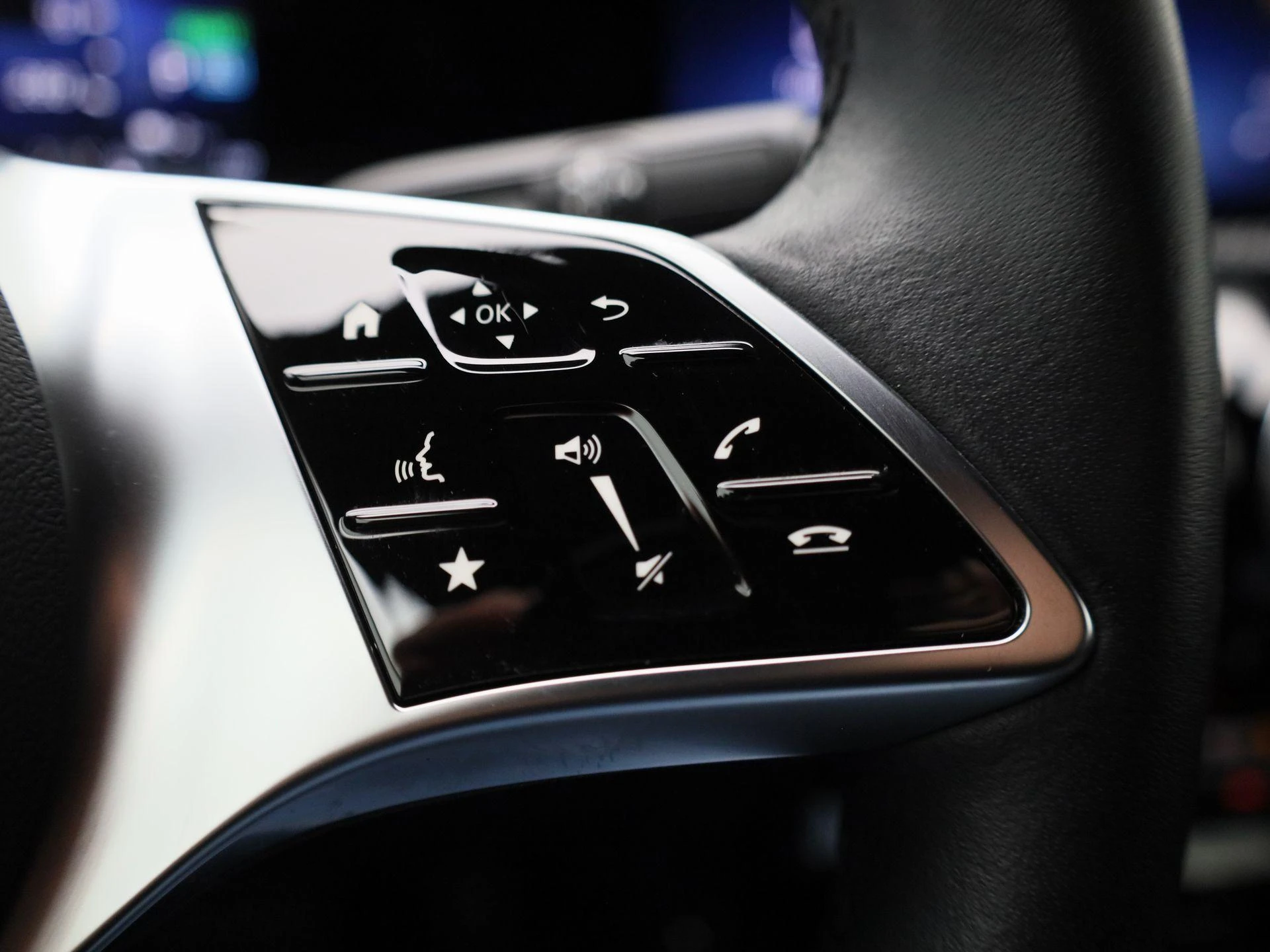 Mercedes-Benz-CLA-image-16