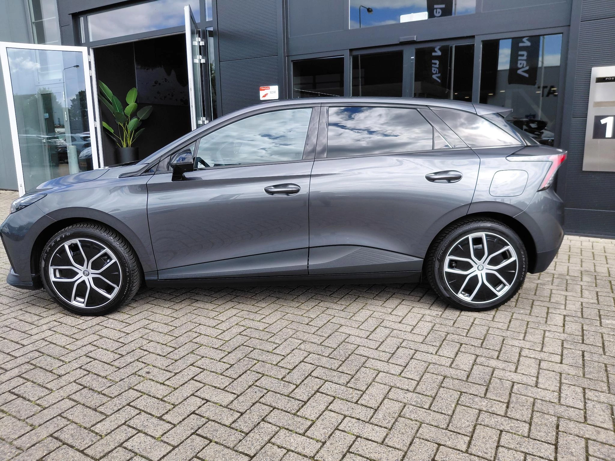 MG MG4 Luxury 64 kWh