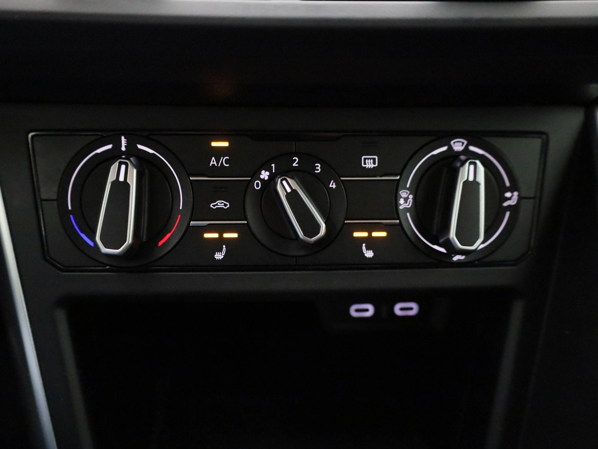 Volkswagen-Polo-image-17