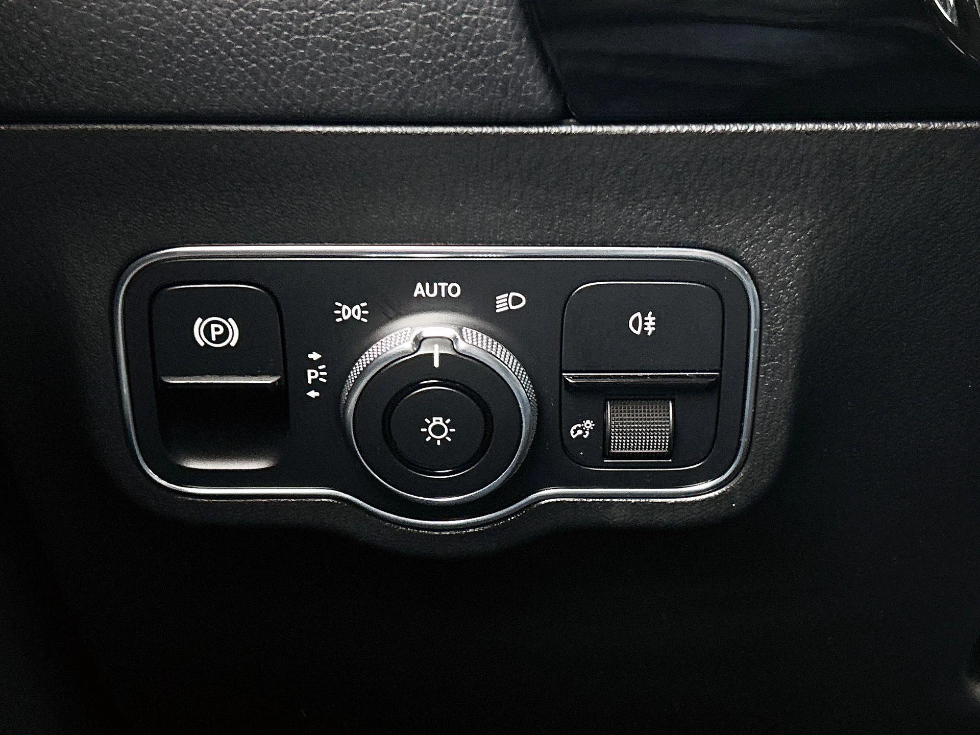 Mercedes-Benz-B-Klasse-image-28