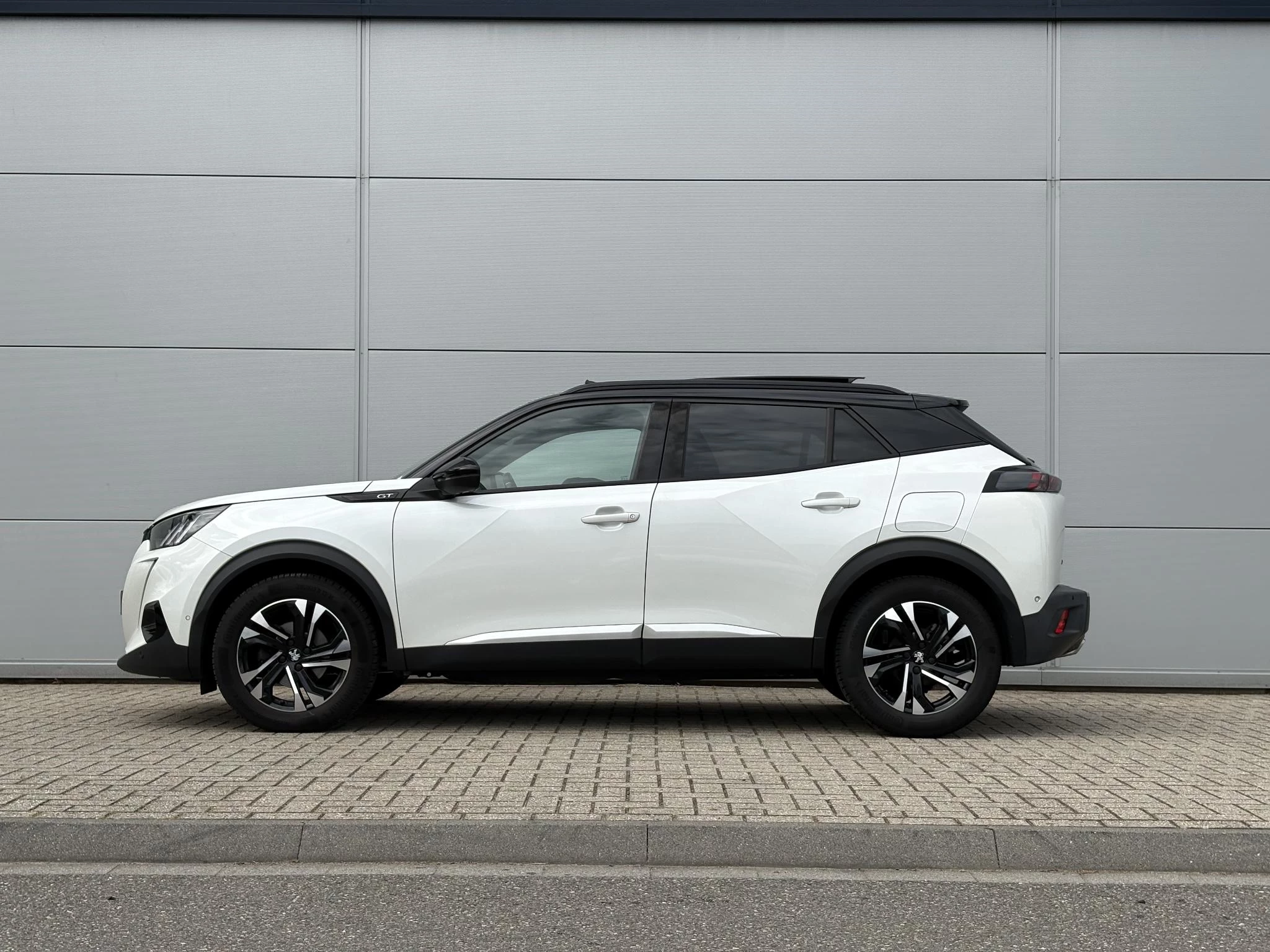 Peugeot-2008-image-2