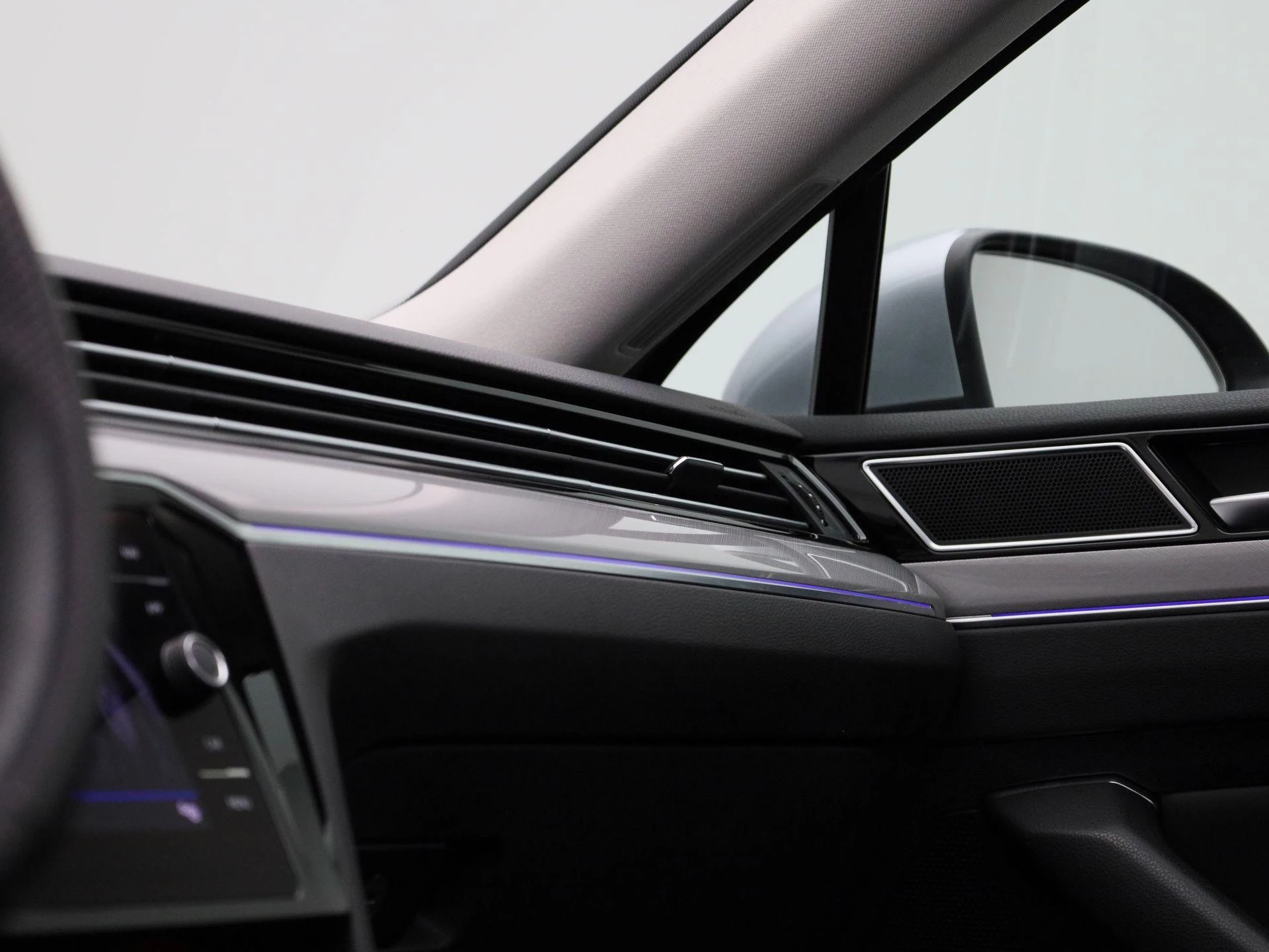 Volkswagen-Passat-image-38