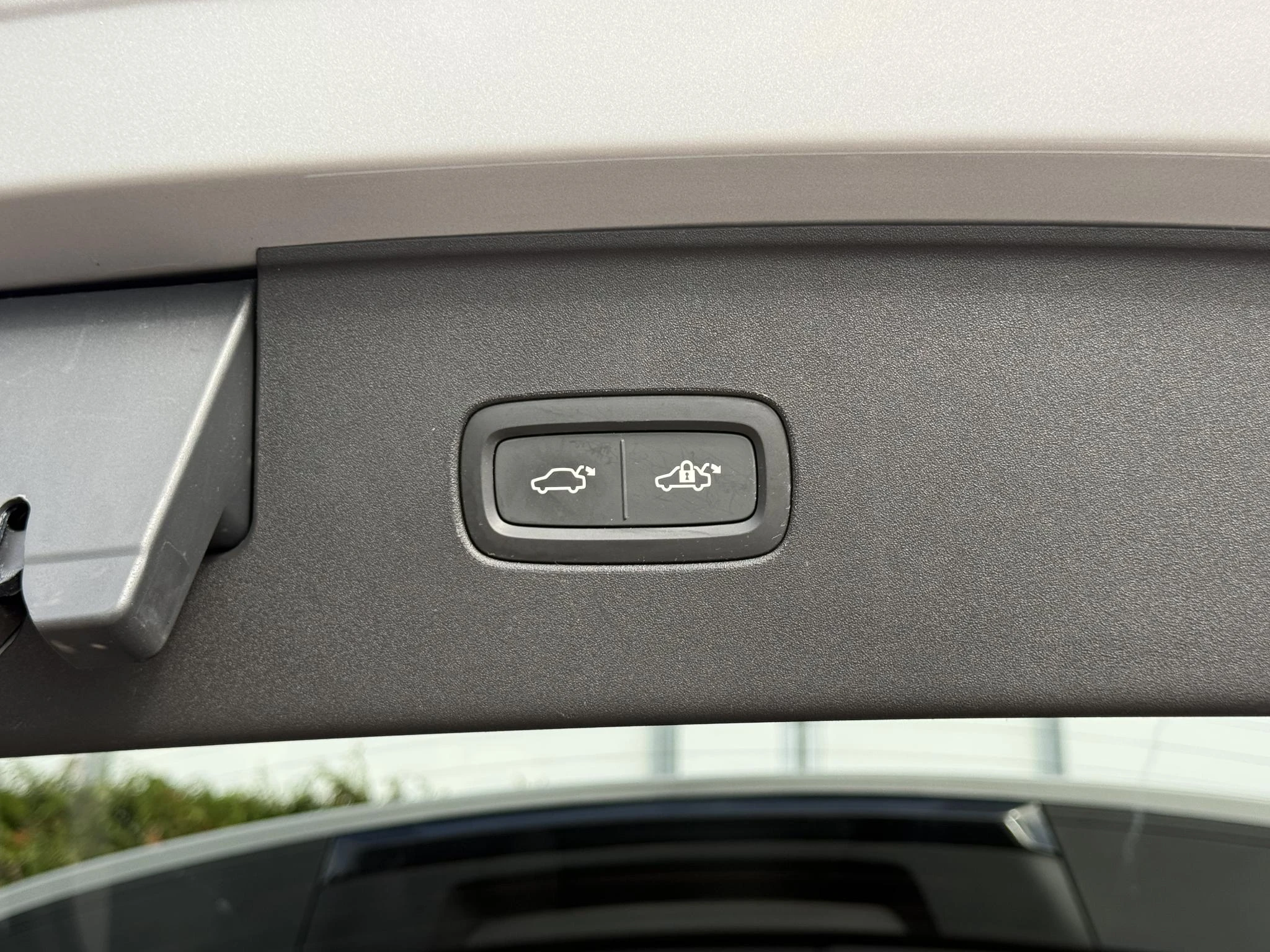 Volvo-EX90-image-11
