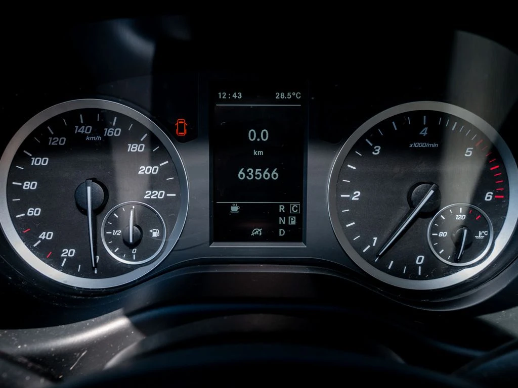 Mercedes-Benz-Vito 114-image-13