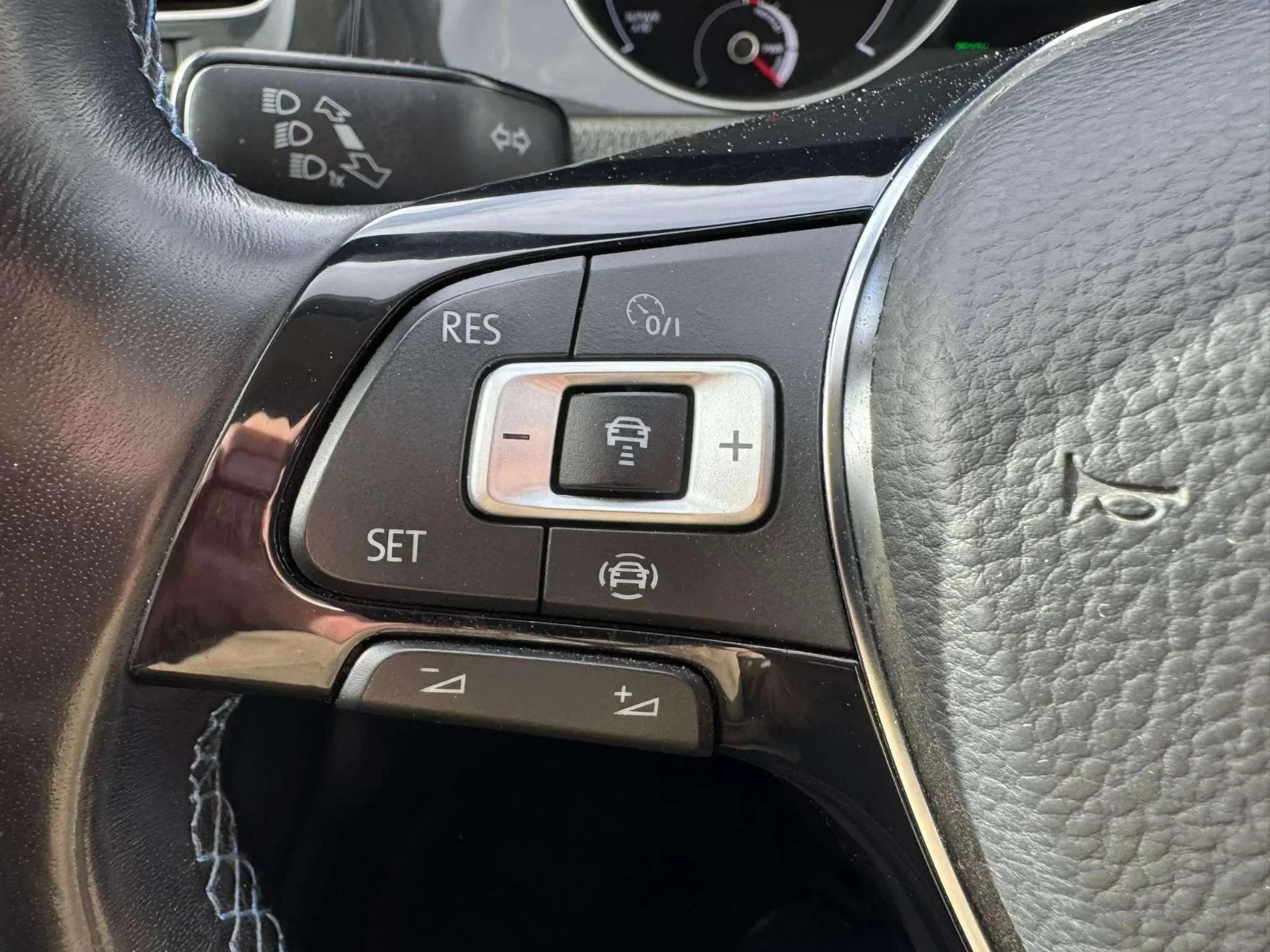 Volkswagen-e-Golf-image-20