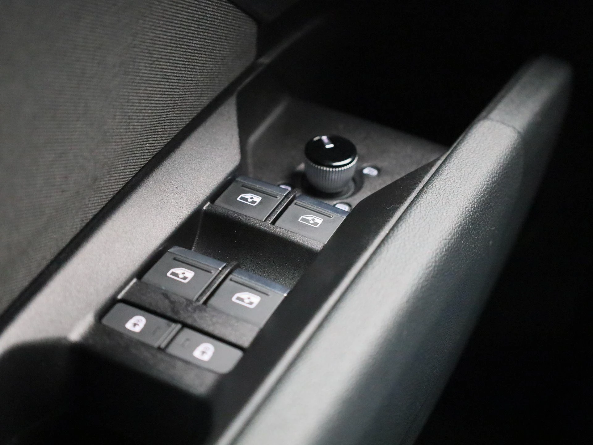 Audi-Q4 e-tron-image-34