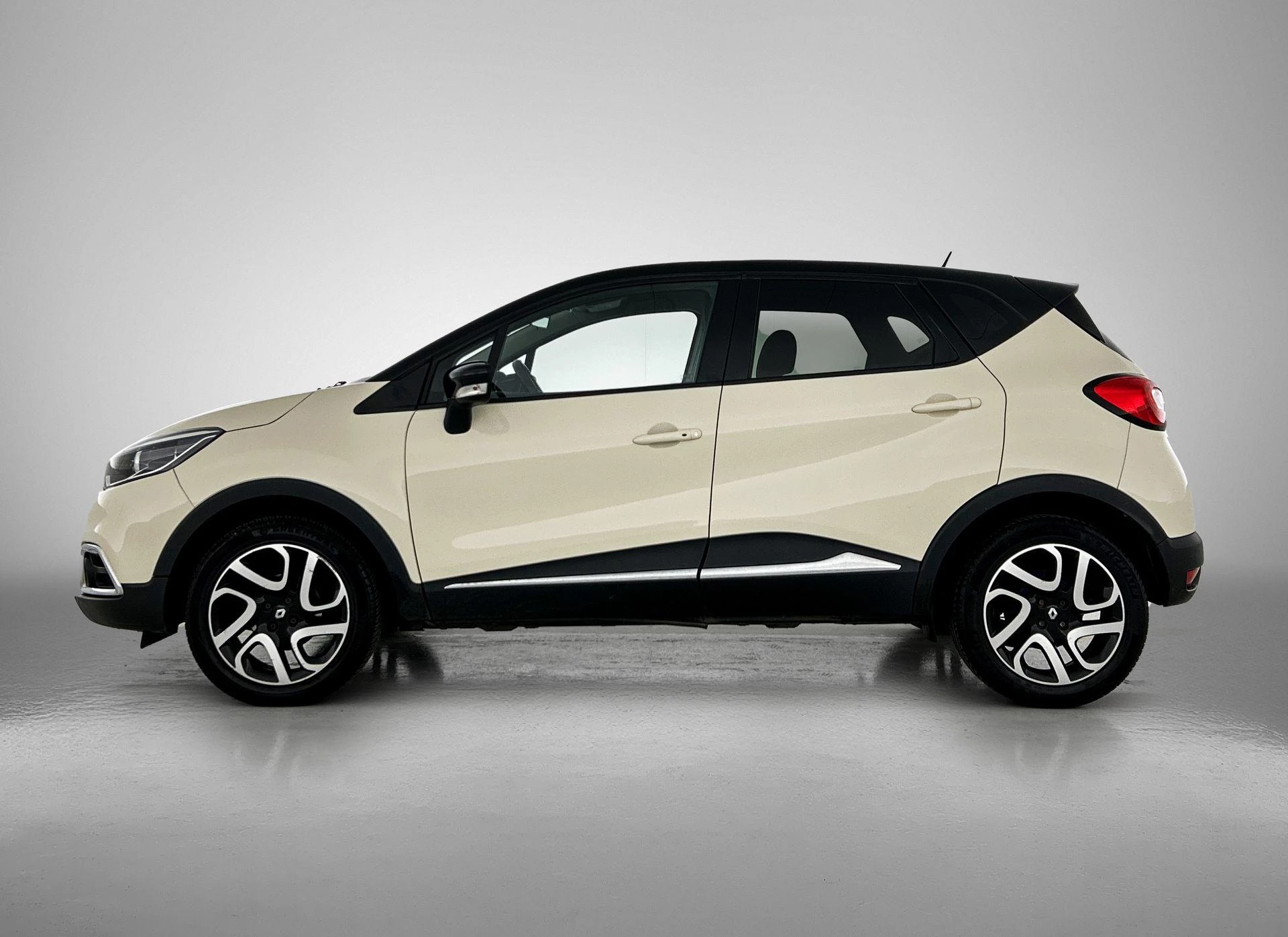 Renault-Captur-image-1