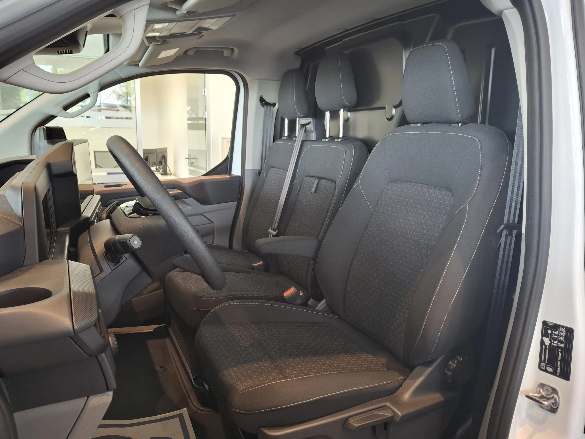 Ford-E-Transit Custom-image-2