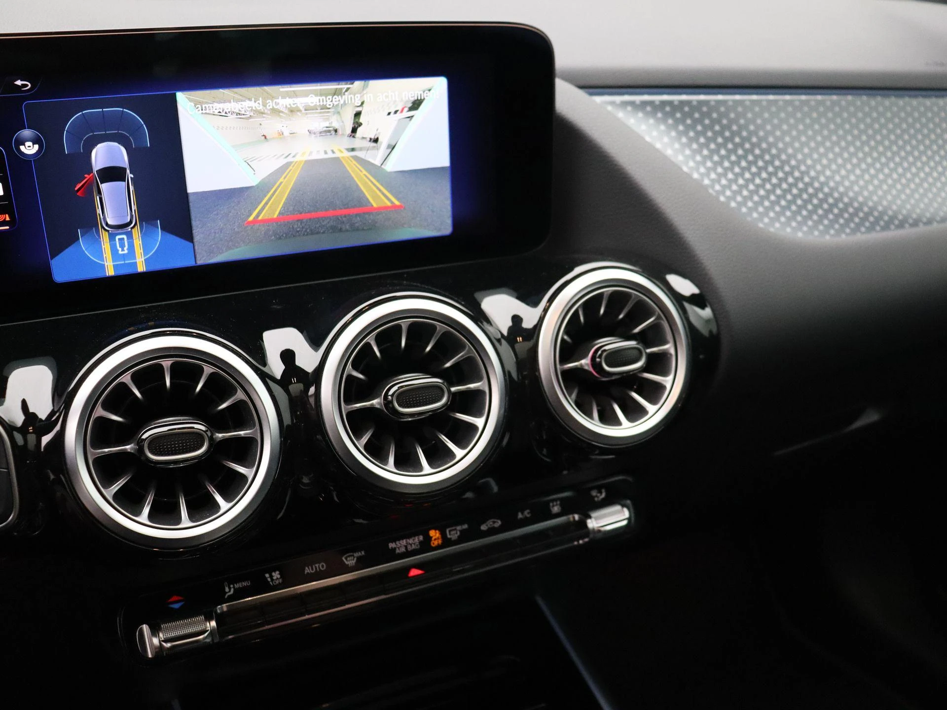 Mercedes-Benz-EQA-image-14