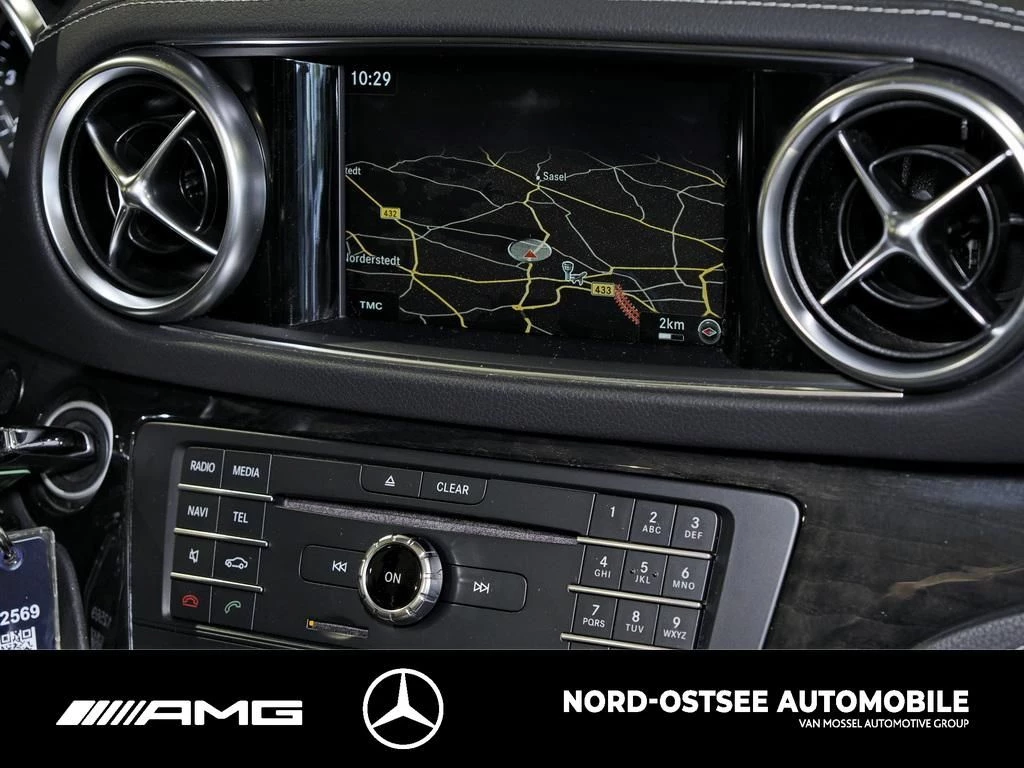 Mercedes-Benz-SL-image-10