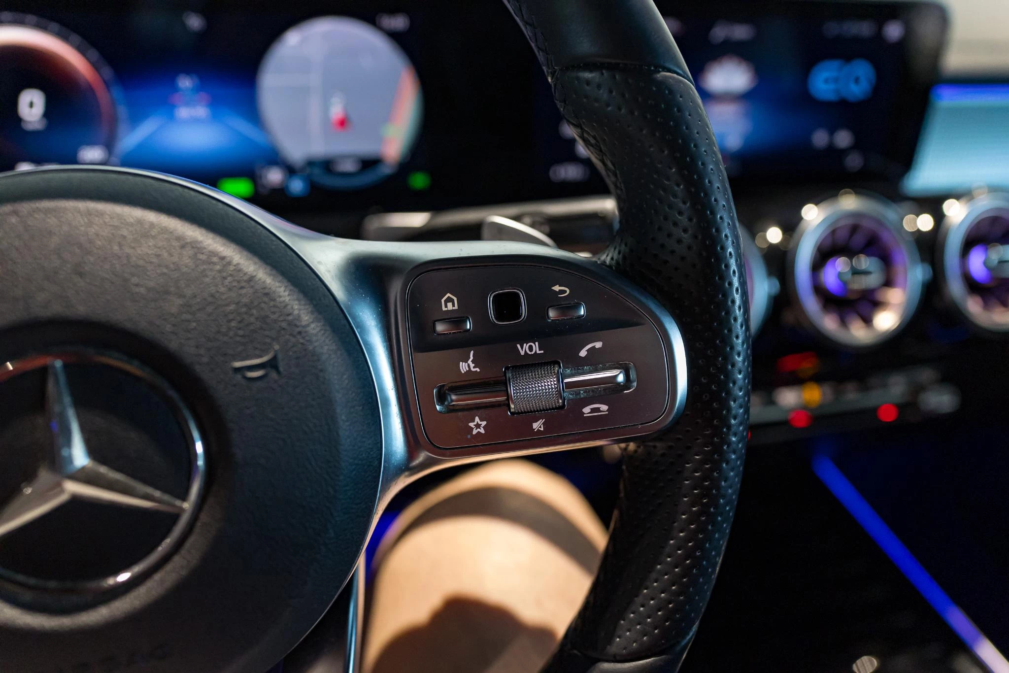 Mercedes-Benz EQB 300 4Matic | Zetelverw. | Sfeerver. | Carplay