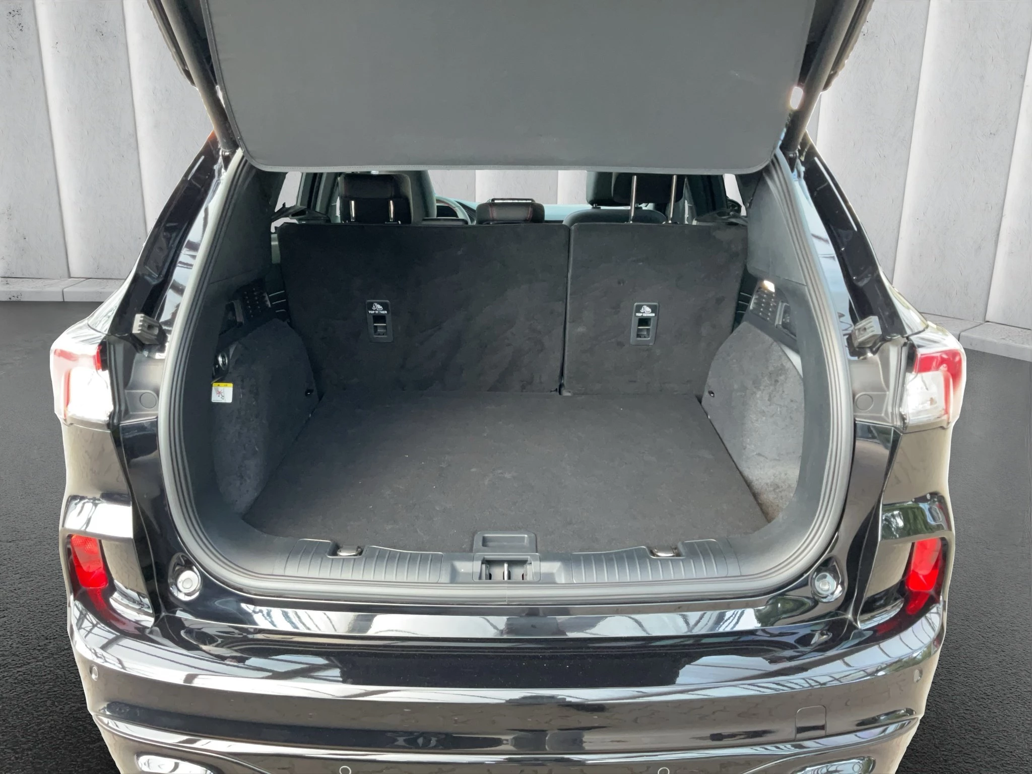 Ford Kuga ST-Line X*PANO*AHK*KAM*ACC*NAVI*SOUND-SYS.