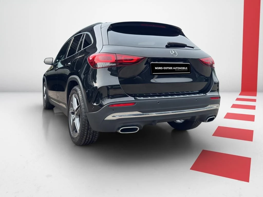 Mercedes-Benz-GLA 250-image-4