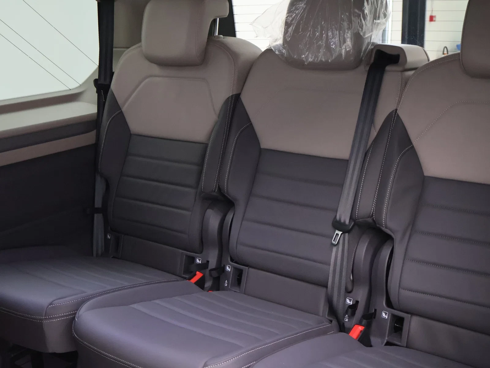 Volkswagen Multivan T7 eHybrid (PHEV) Multivan T7 PHEV Life Korte versie 1.5eHybrid 4X4 245PK *AUTOMAAT*7 ZITPLAATSEN*VIRTUAL COCKPIT*TREK