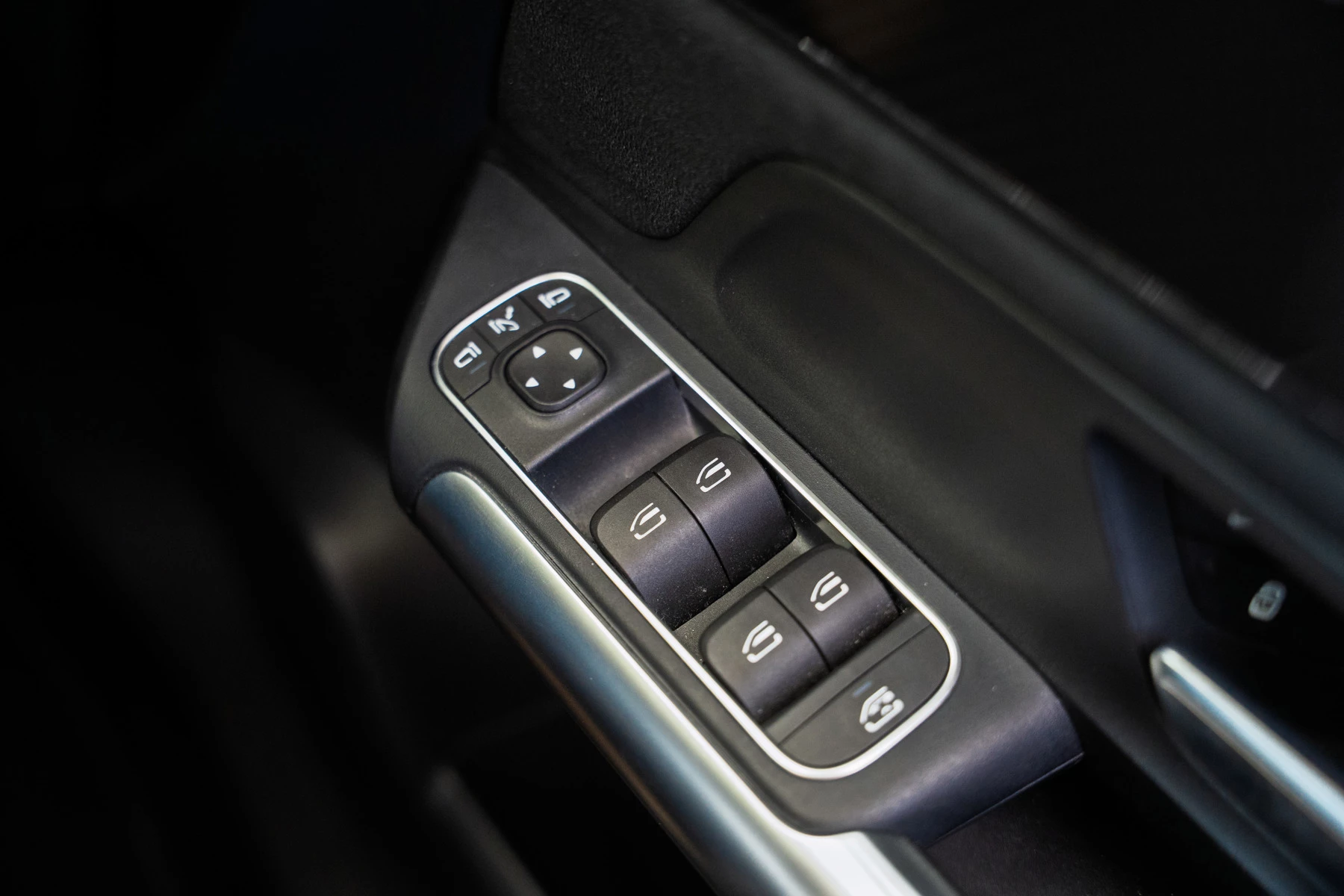 Mercedes-Benz-GLA-image-21