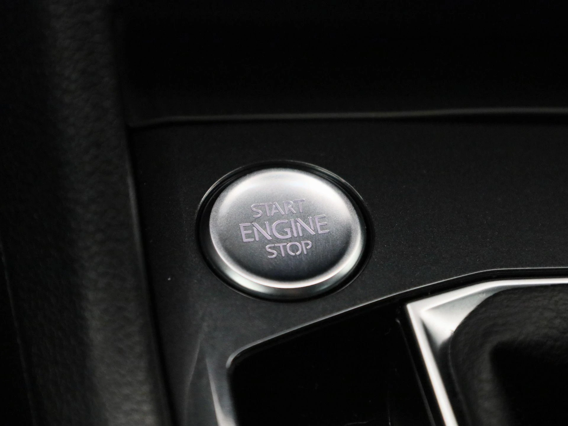 Volkswagen-Tiguan-image-22