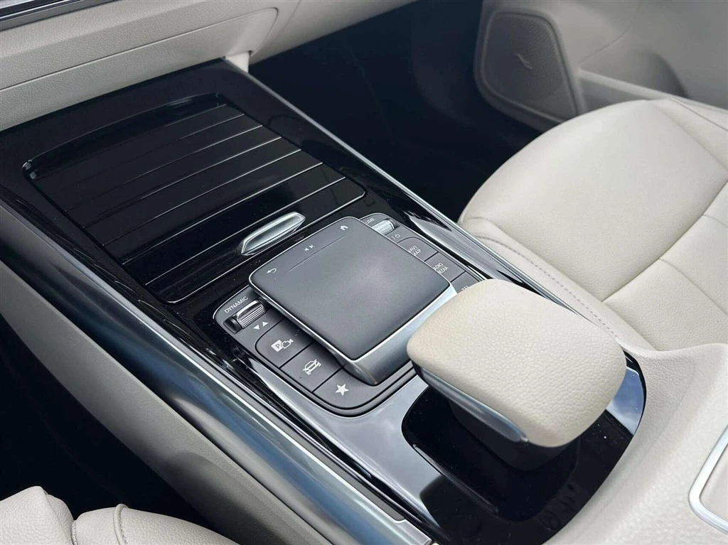 Mercedes-Benz-EQA-image-13