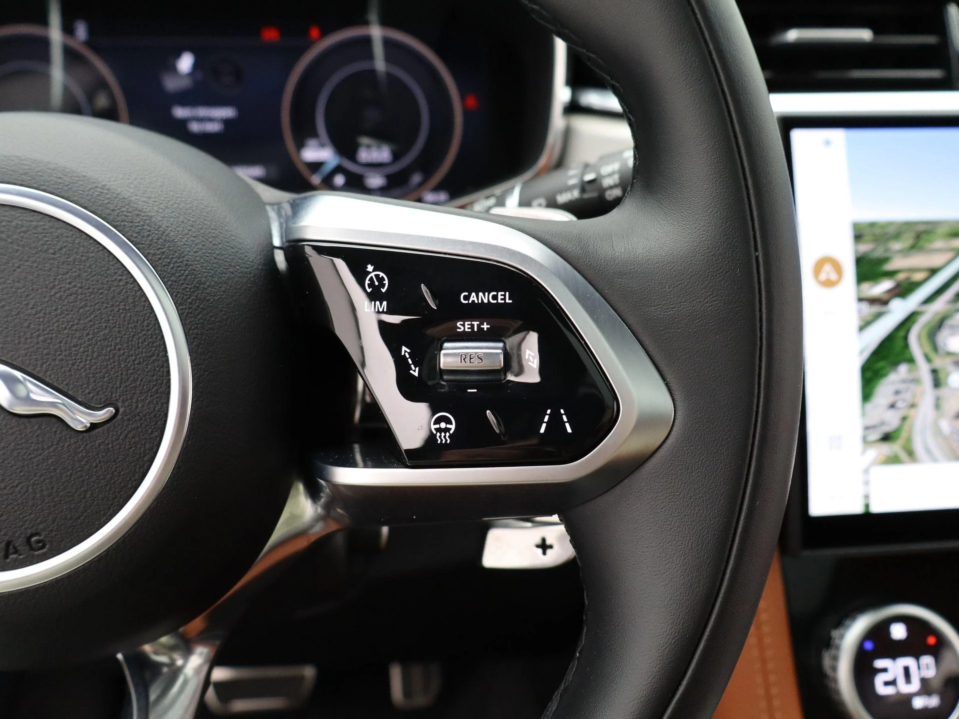 Jaguar F-PACE P400e PHEV R-Dynamic HSE 90th Ann. Edition