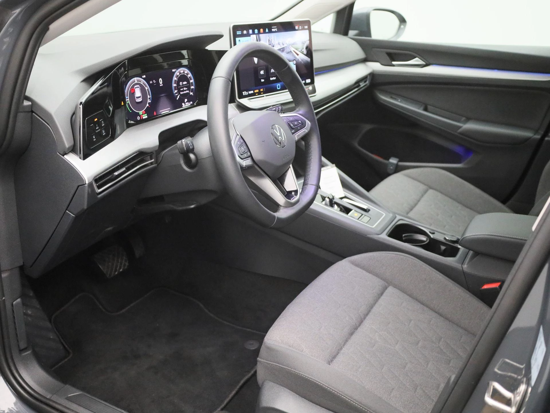 Volkswagen-Golf-image-28