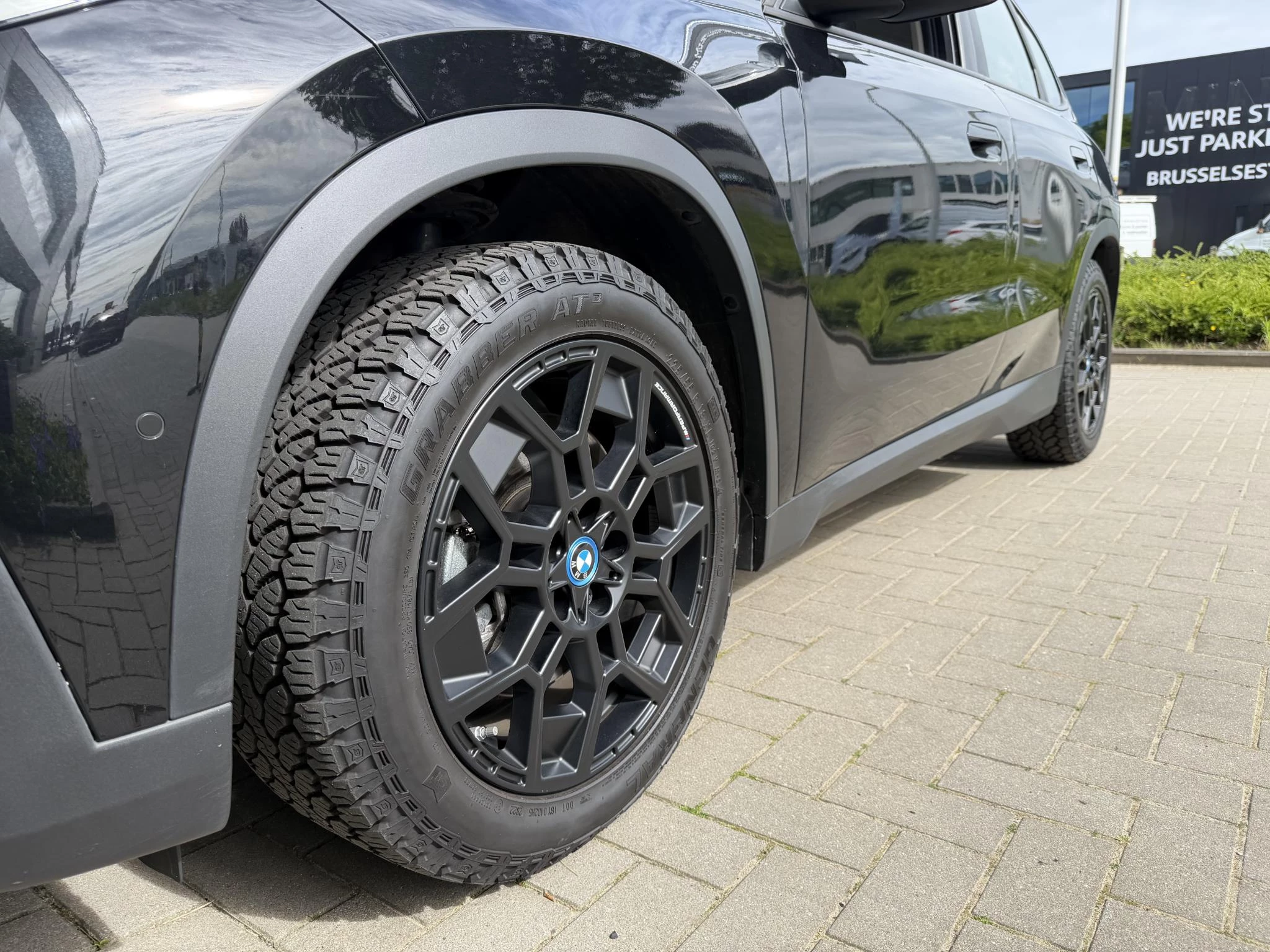 BMW iX1
