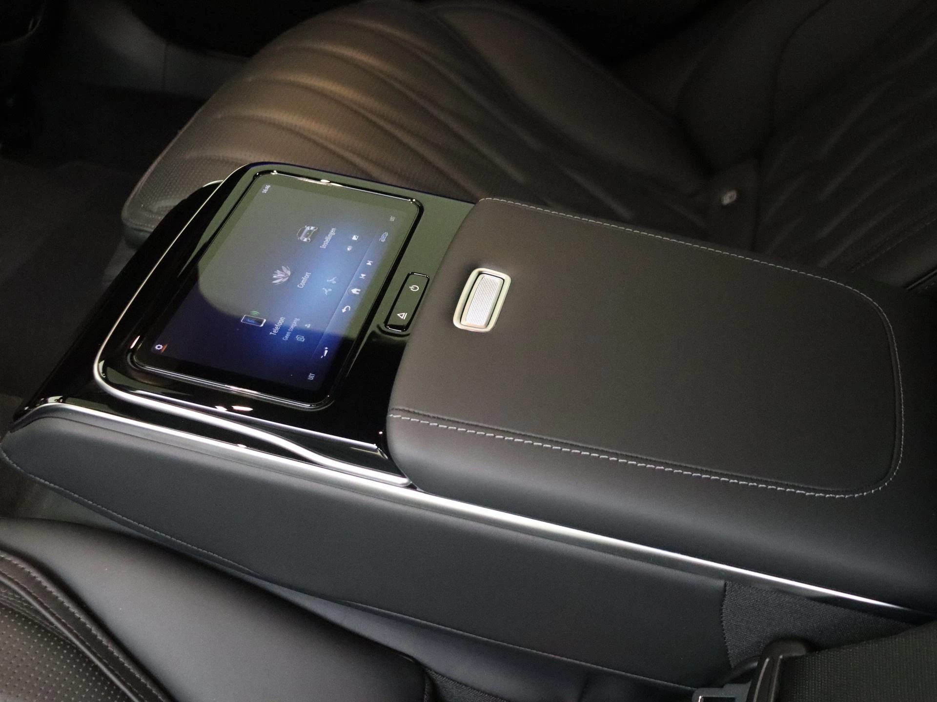 Mercedes-Benz-S-Klasse-image-43