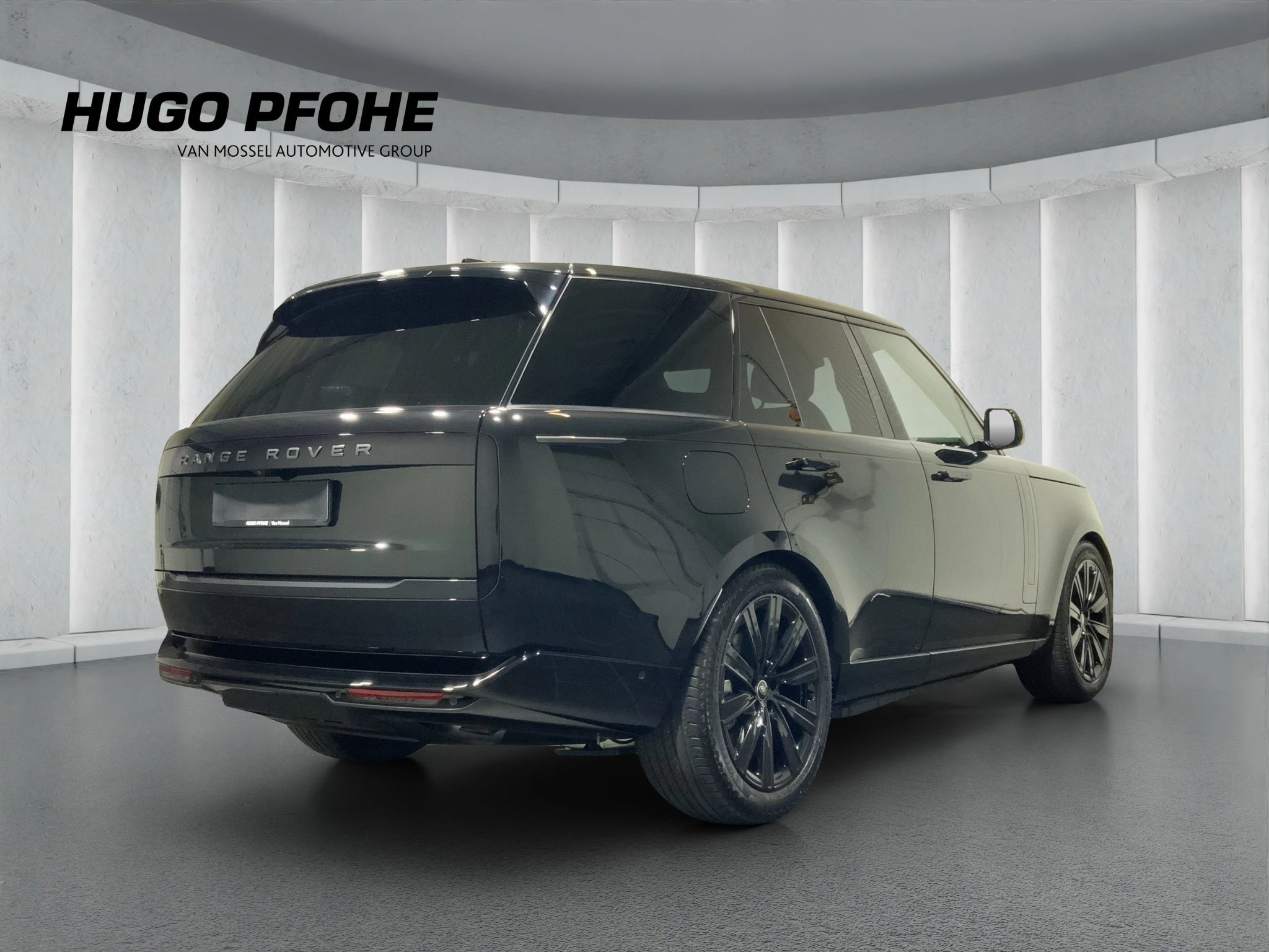 Land Rover Range Rover HSE P460e 22 | Pano | AHK | Black Pack