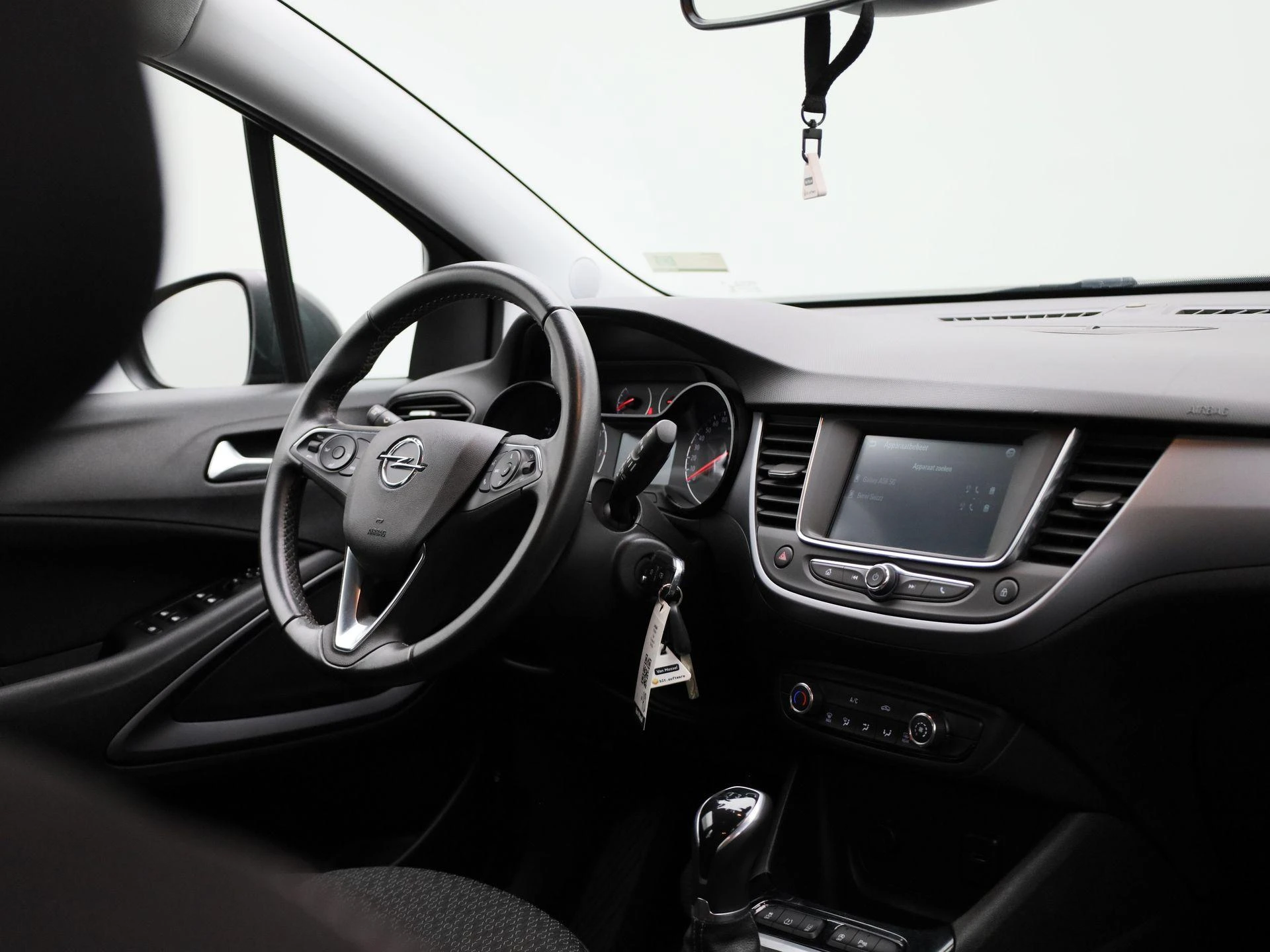 Opel-Crossland X-image-33