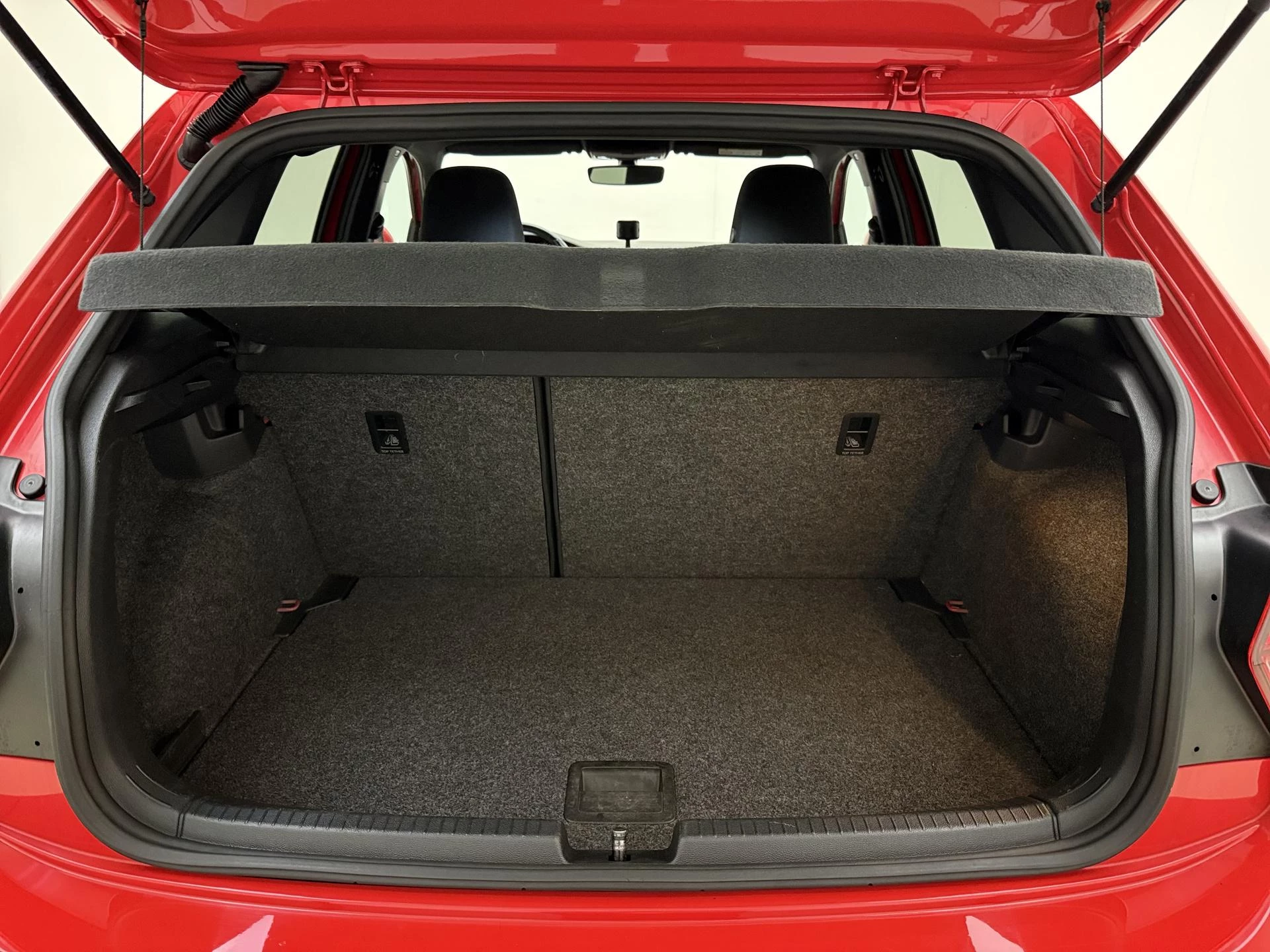 Volkswagen-Polo-image-3