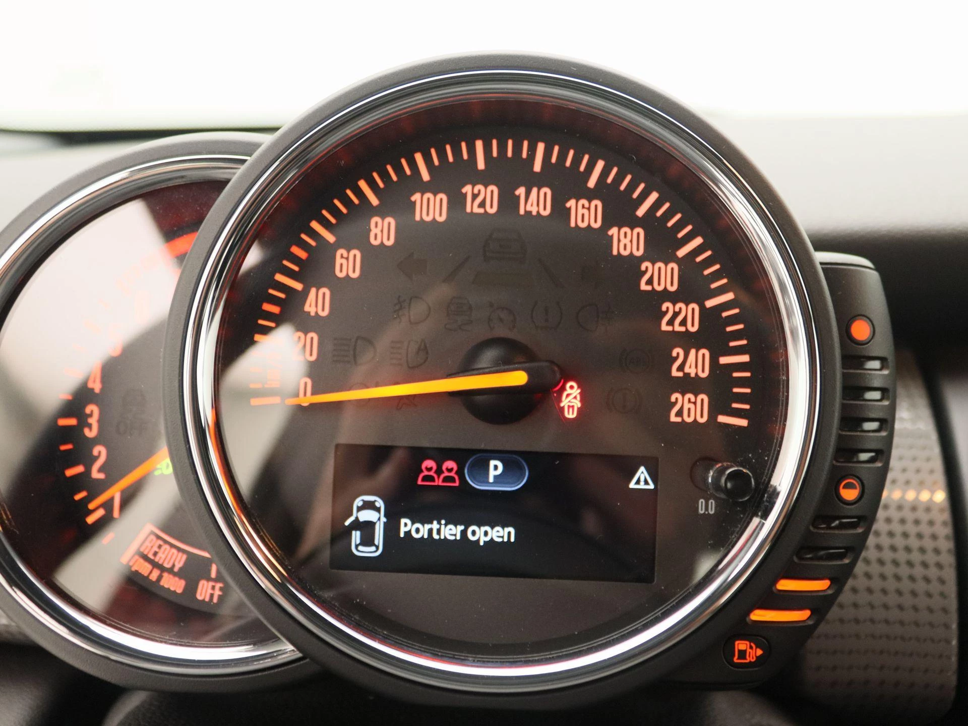 MINI Cooper 1.5 Serious Business