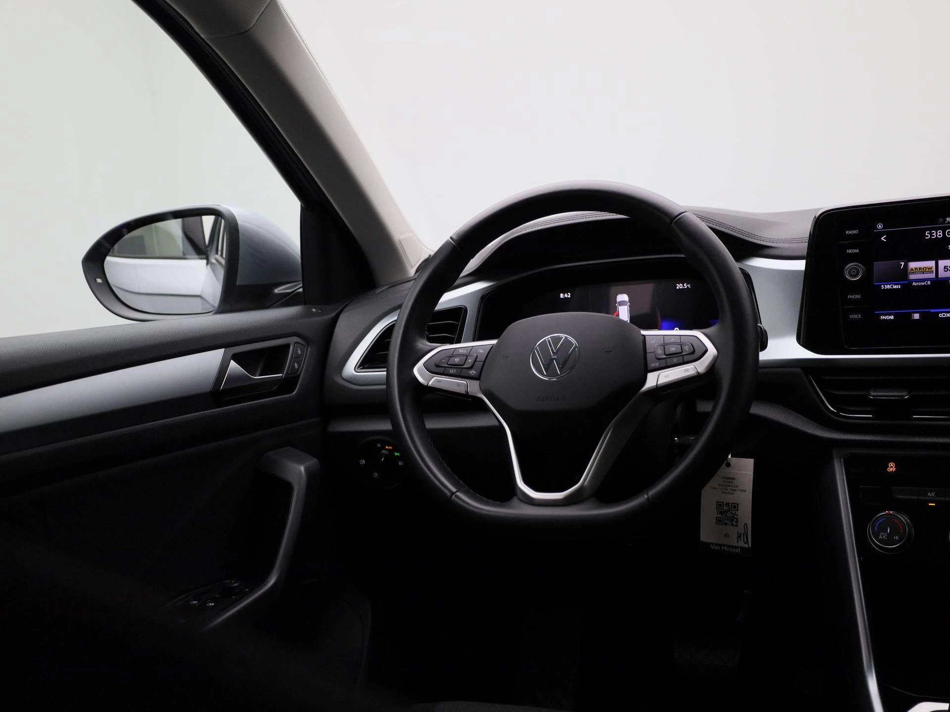 Volkswagen-T-Roc-image-9