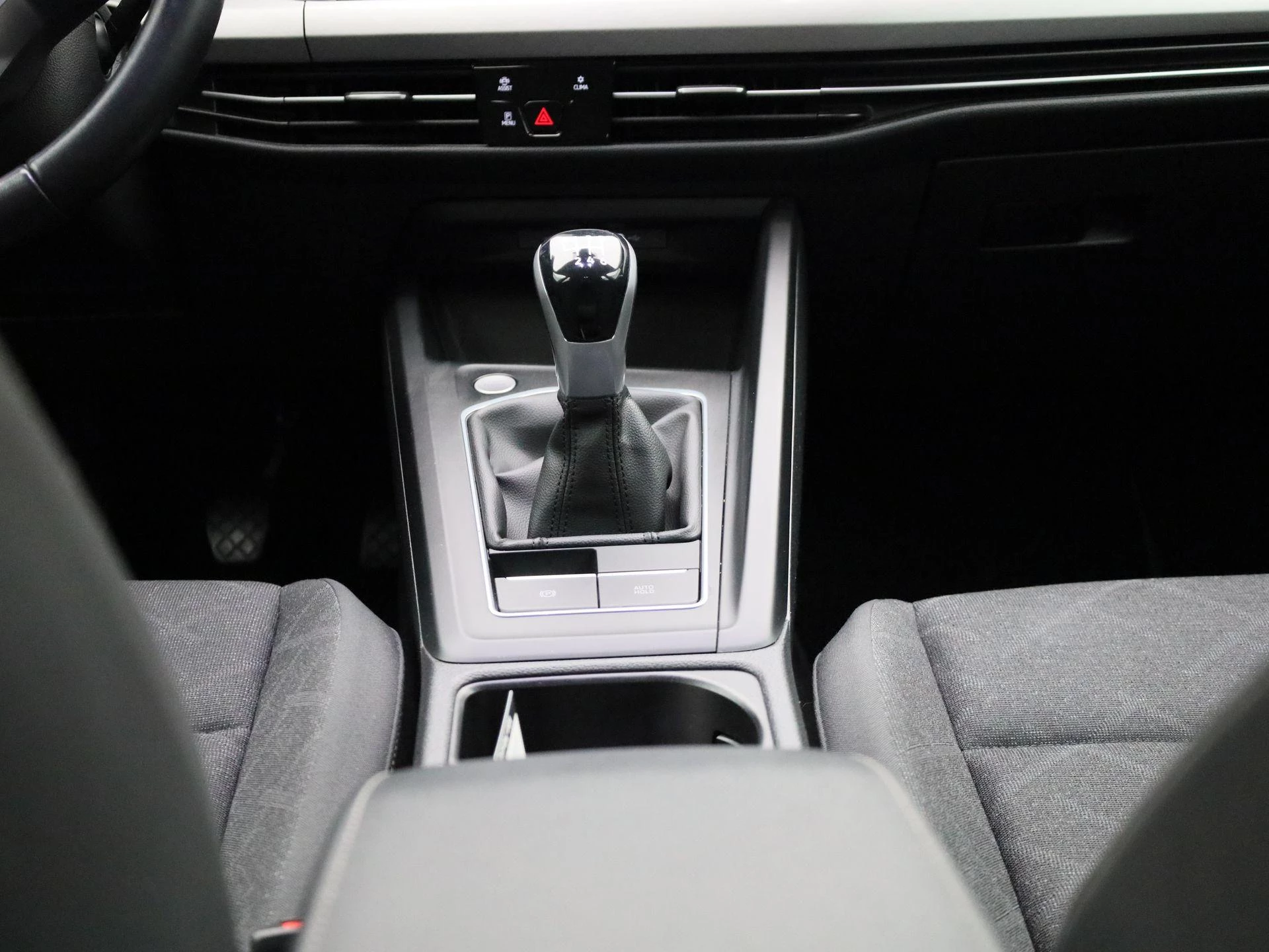 Volkswagen-Golf-image-9