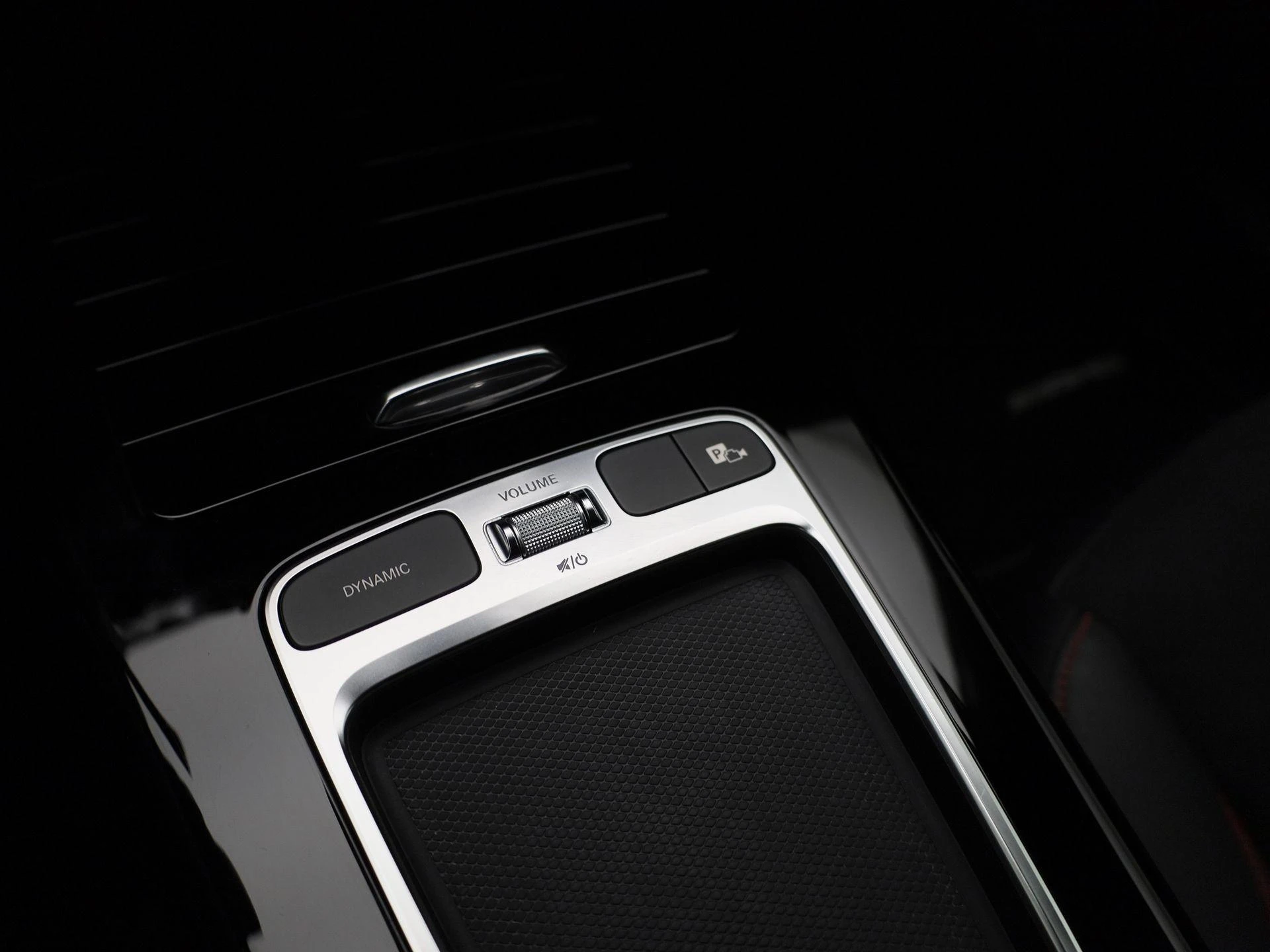 Mercedes-Benz-CLA-image-19