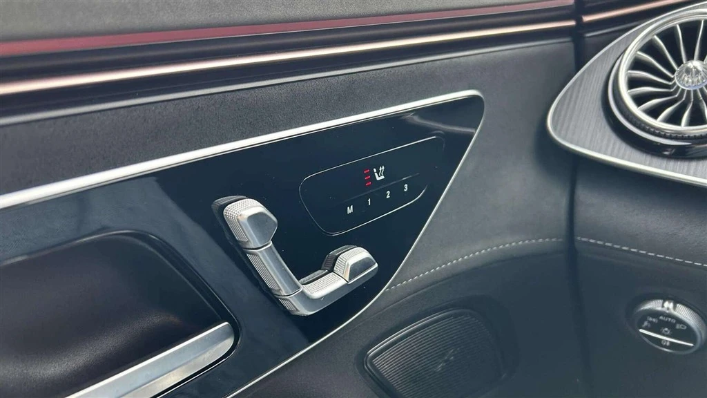 Mercedes-Benz-EQE-image-10