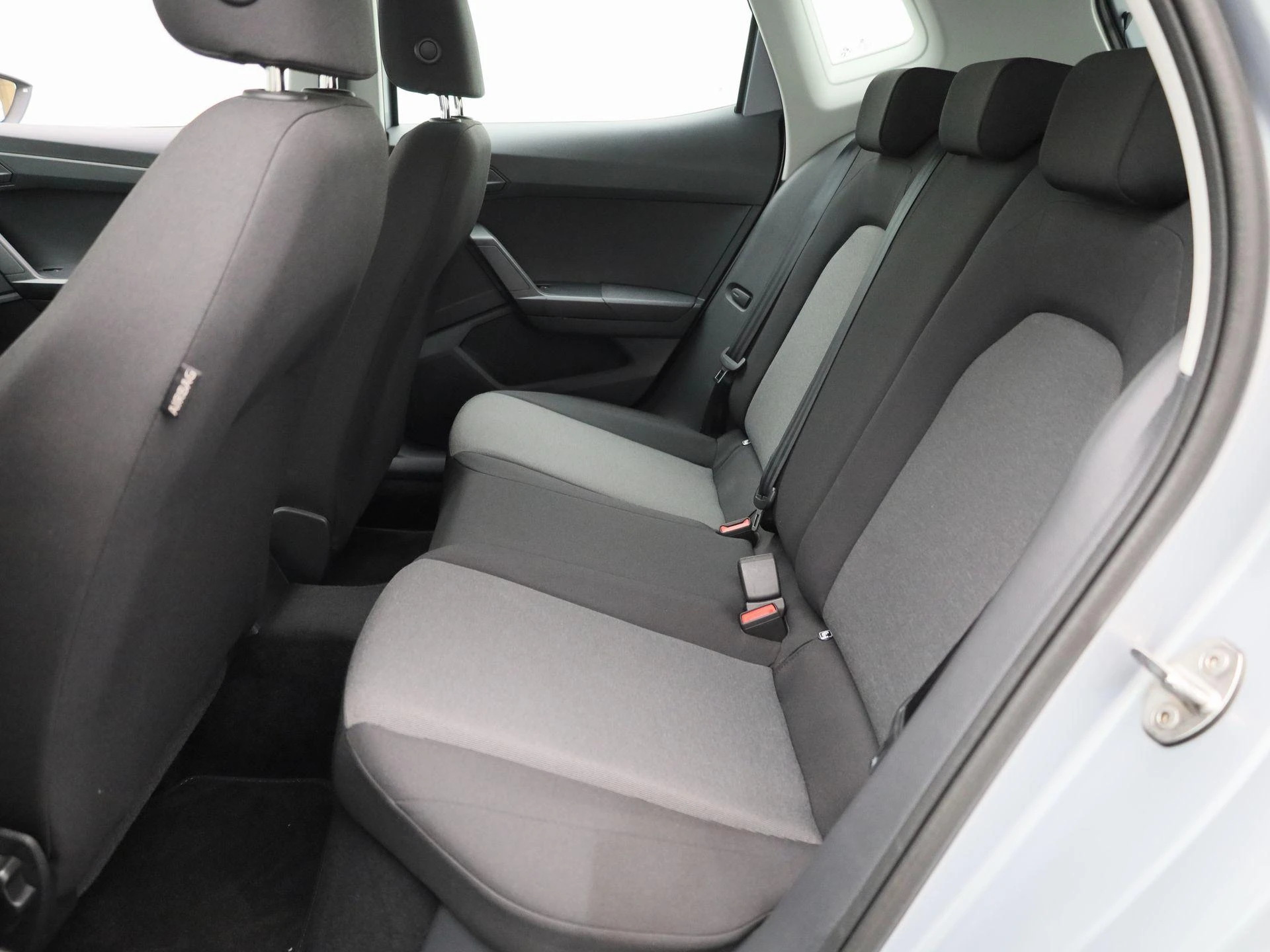 SEAT-Arona-image-10