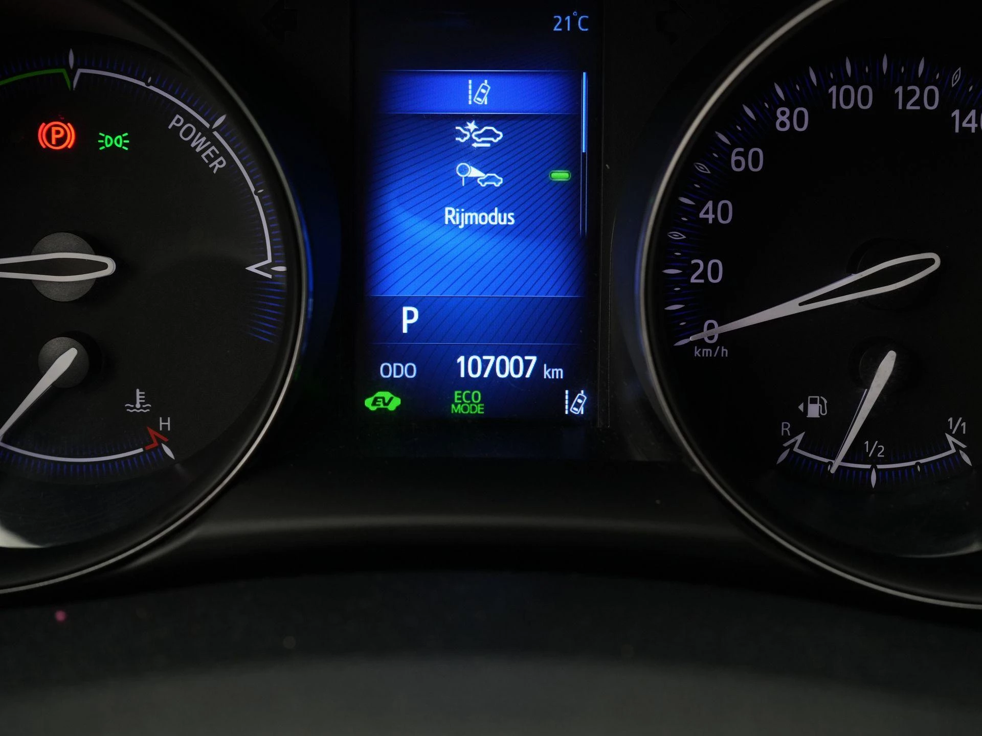Toyota C-HR 1.8 Hybrid Bi-Tone