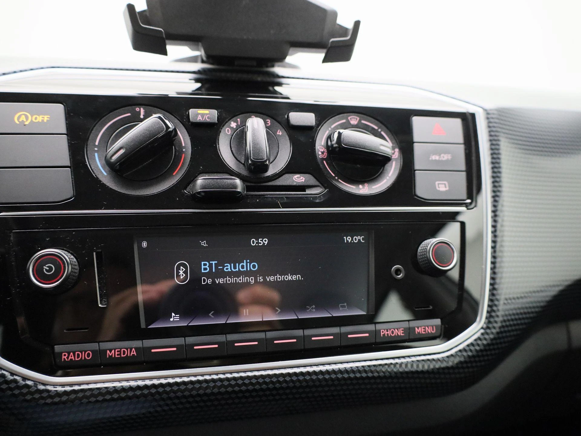 Volkswagen-up!-image-15