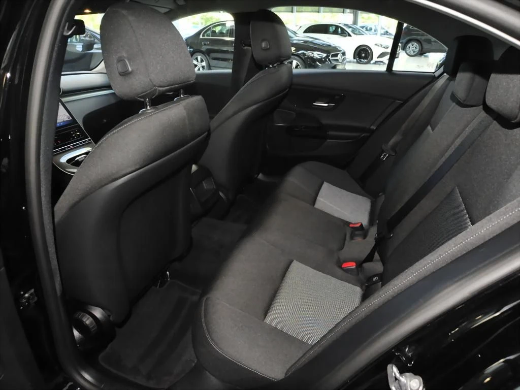 Mercedes-Benz-C-Klasse 220 d-image-13