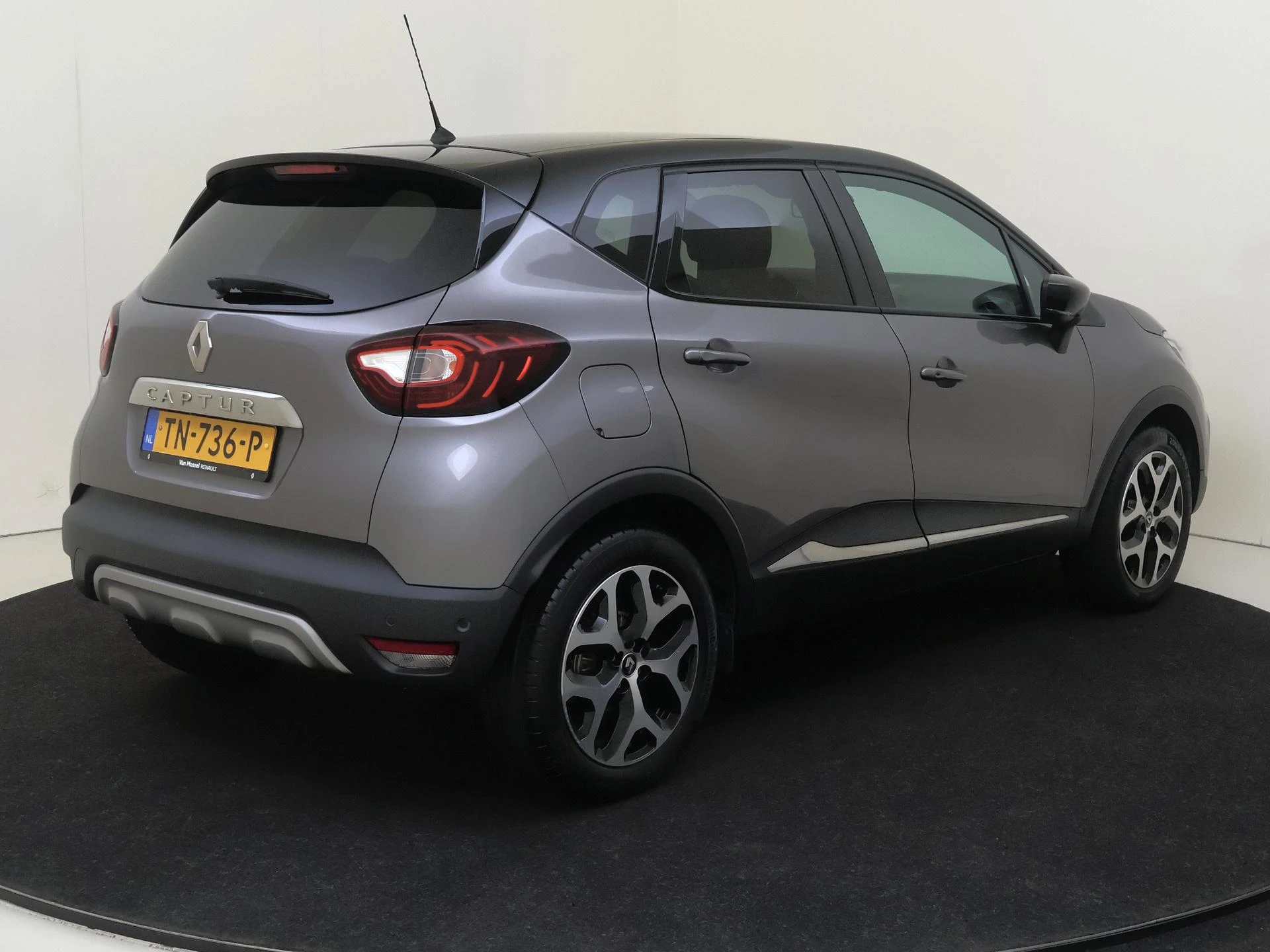 Renault-Captur-image-3