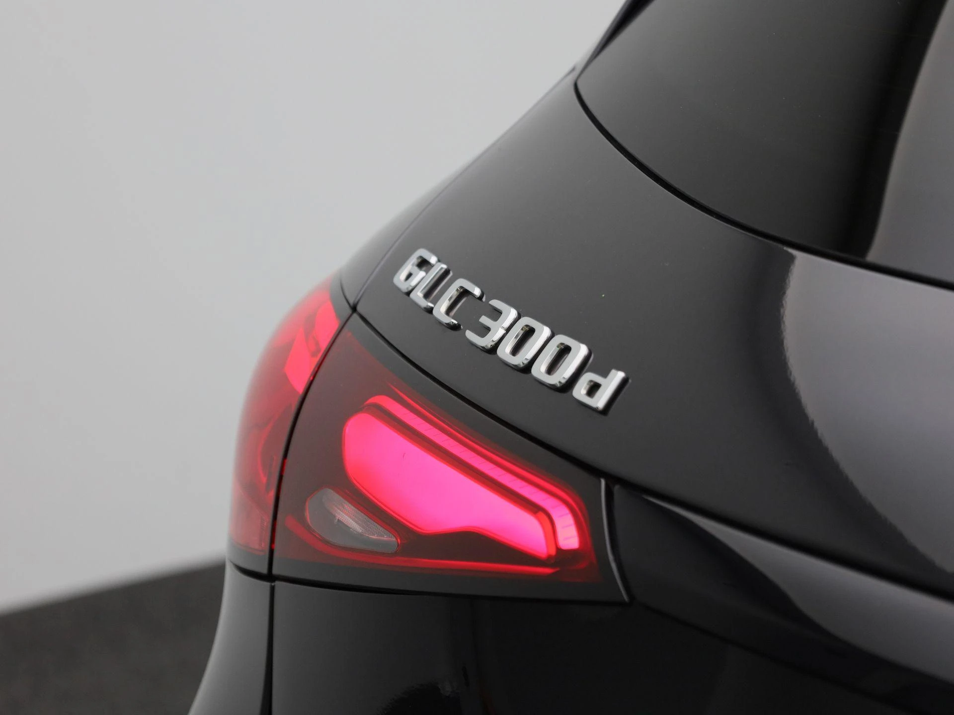 Mercedes-Benz-GLC-image-49