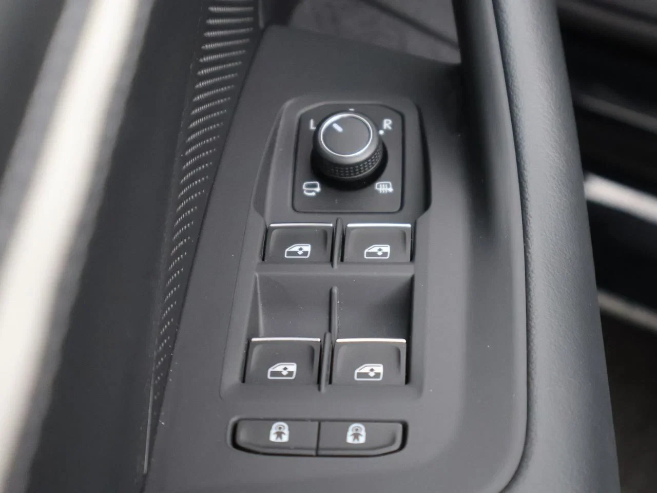 Volkswagen-Passat-image-20