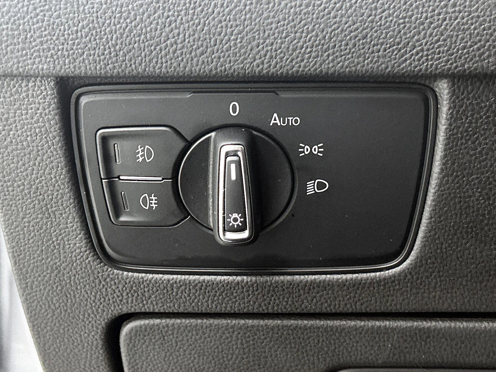 Volkswagen-Passat-image-13