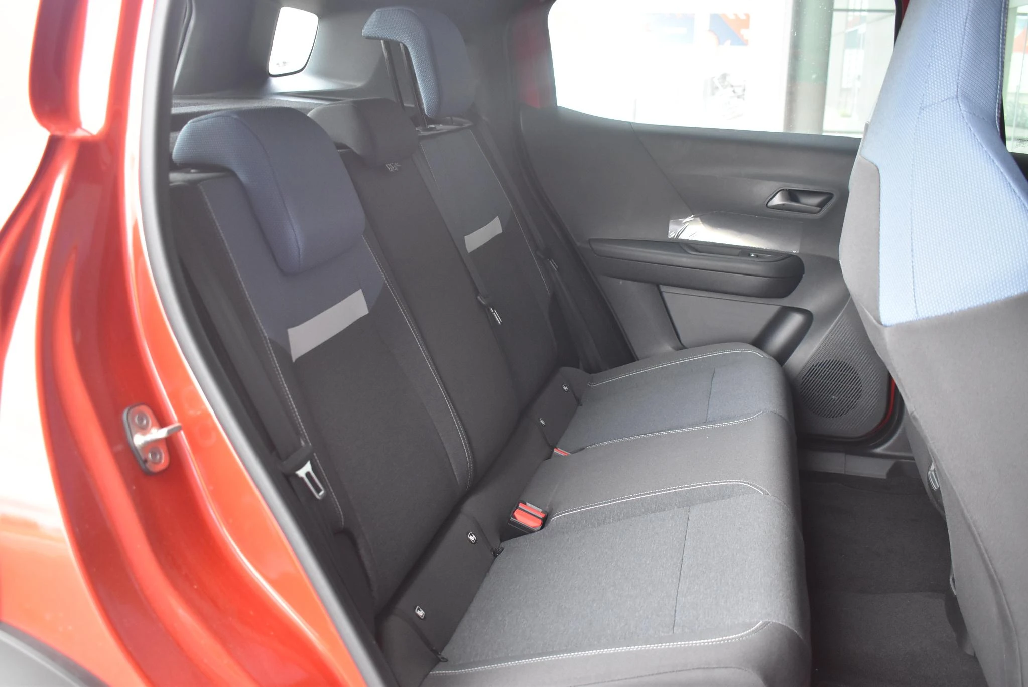 Opel-Frontera-image-12