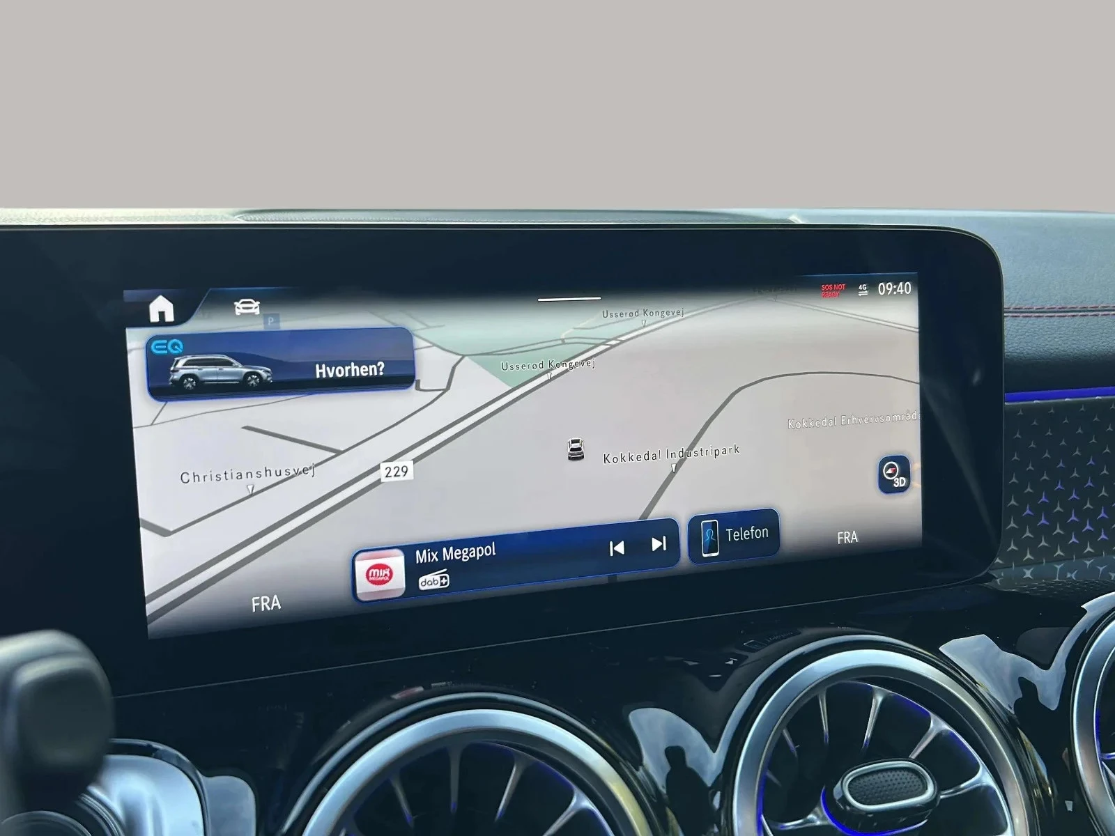 Mercedes-Benz-EQB-image-14