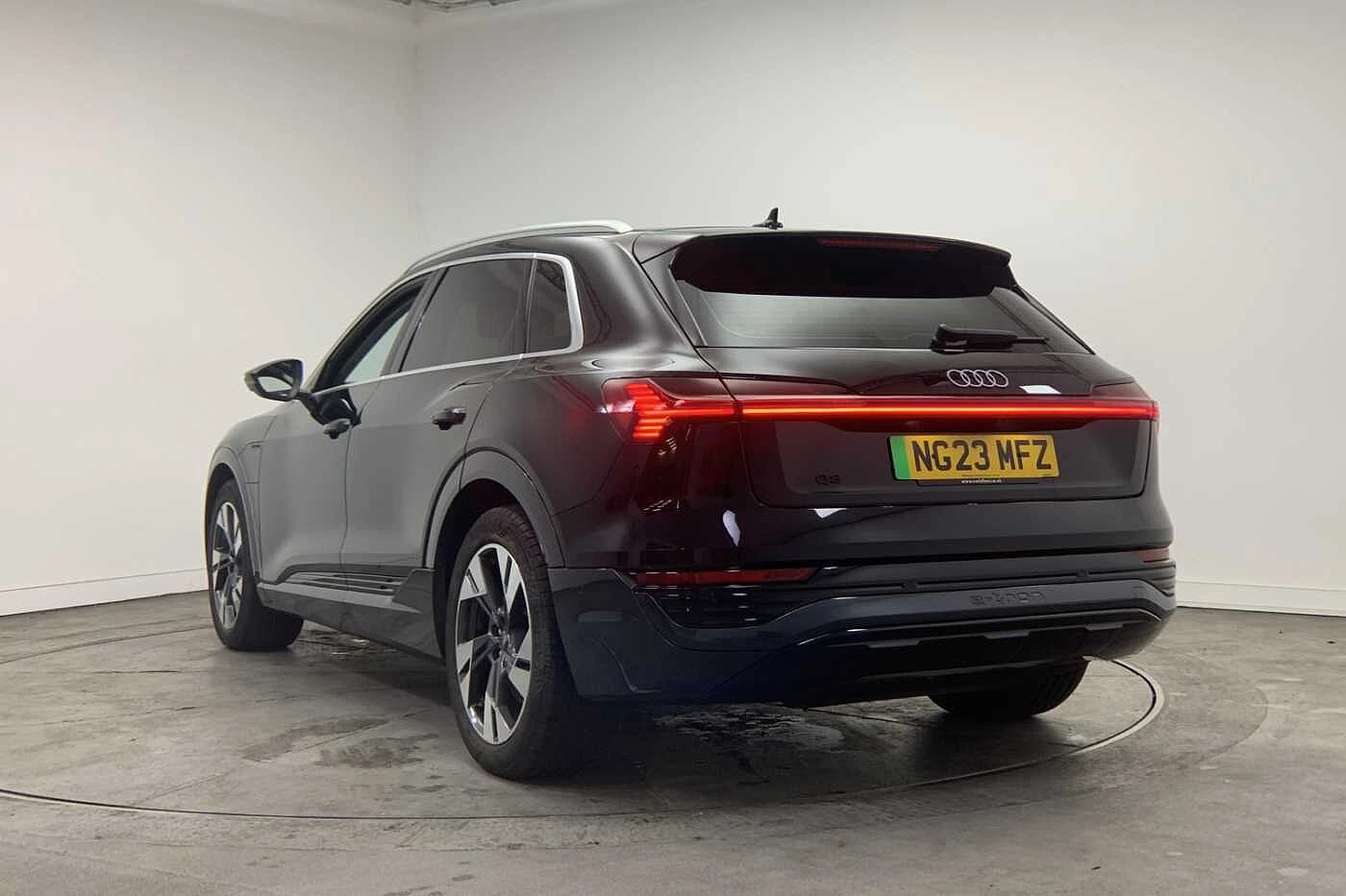 Audi-Q8 e-tron-image-2