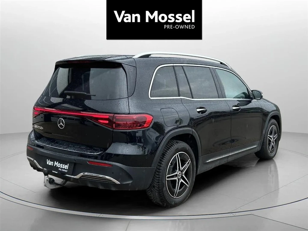 Mercedes-Benz-EQB-image-7