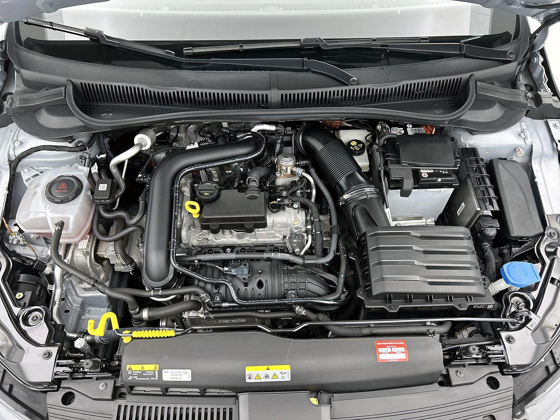 Volkswagen-Polo-image-29